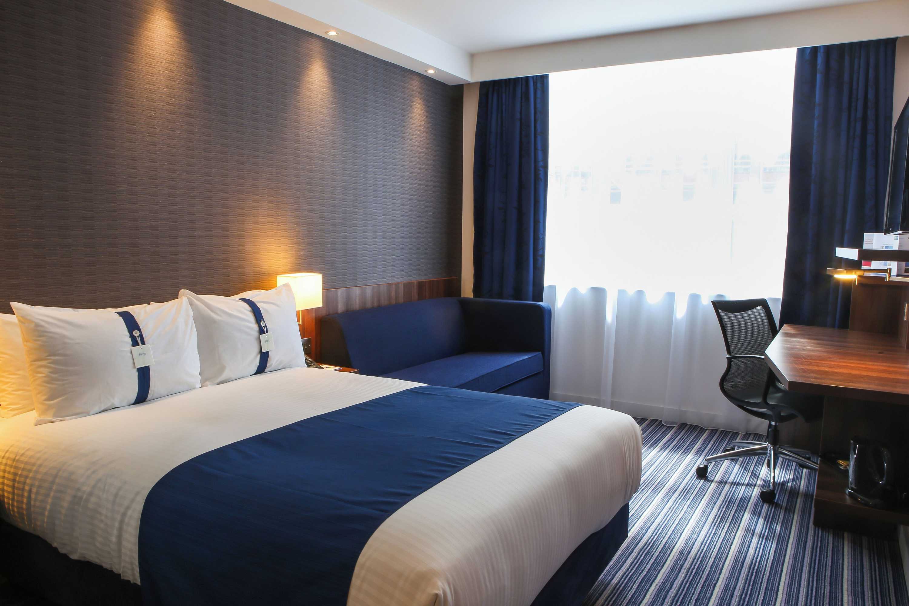 Gift card for Holiday Inn Express Middlesbrough - Centre Square by Ihg Gift card for Holiday Inn Express Middlesbrough - Centre Square by Ihg