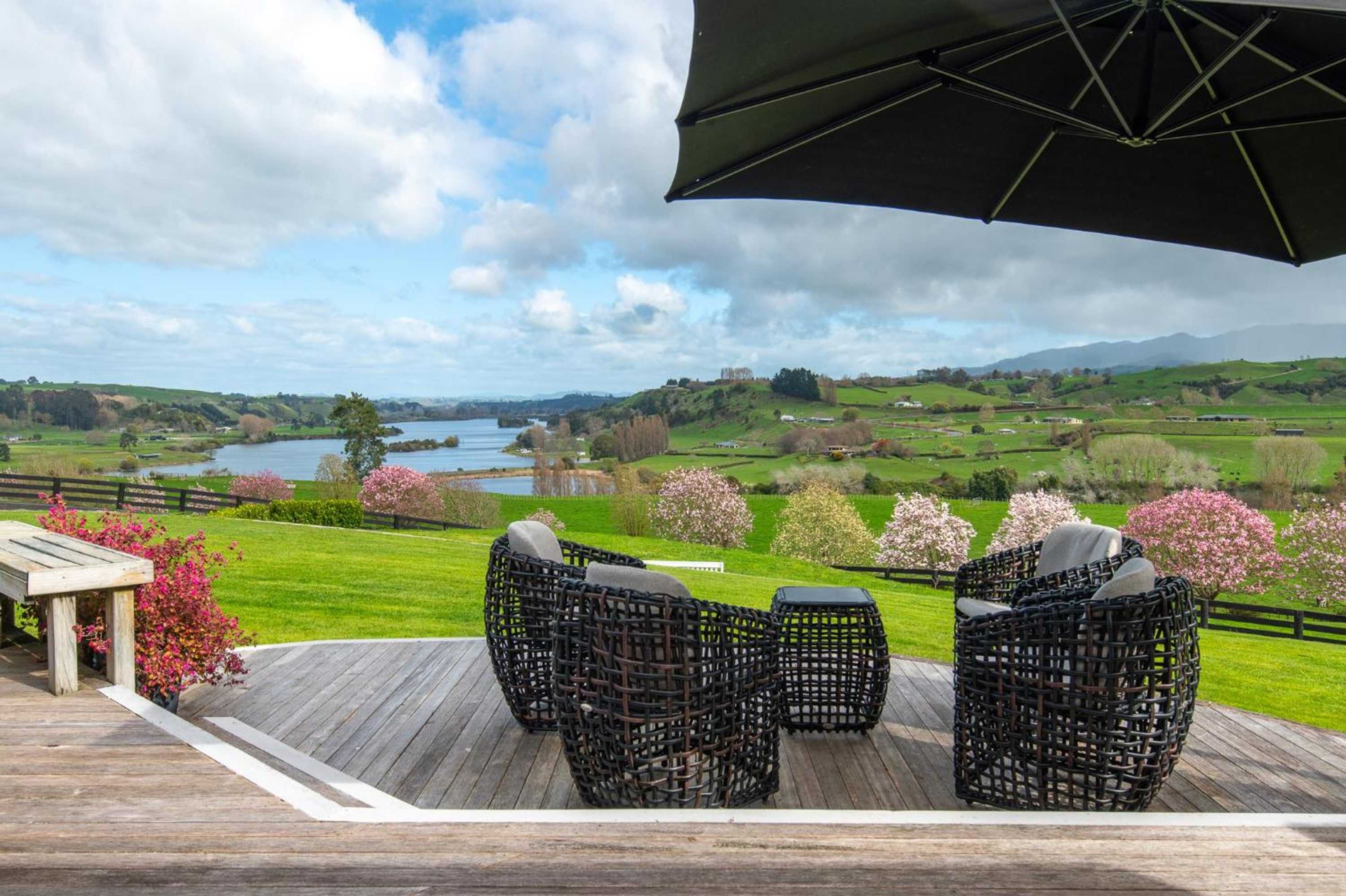 Gift card for Lakeview Lodge Karapiro Gift card for Lakeview Lodge Karapiro