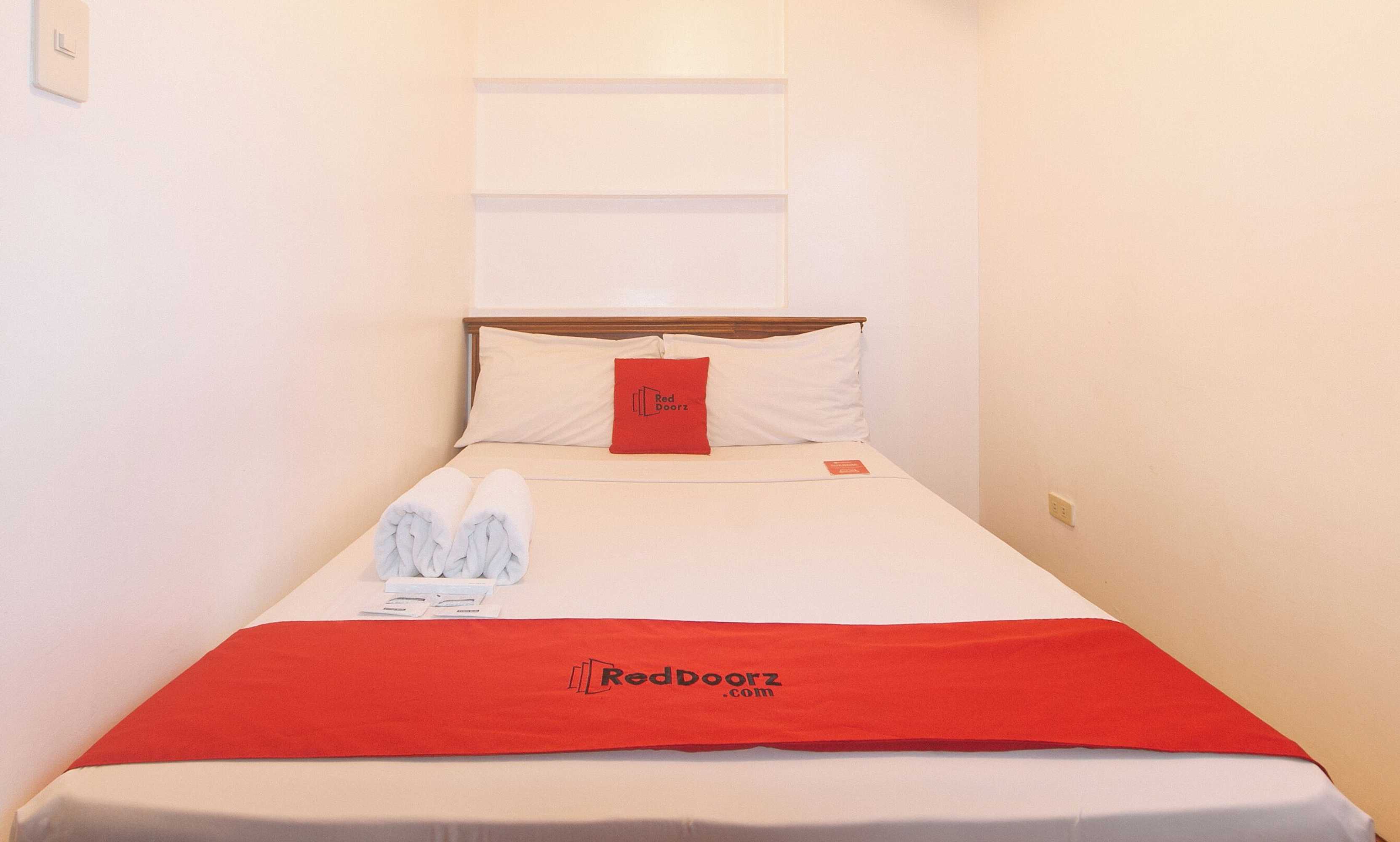 Gift card for Reddoorz @ Moonwalk Paranaque Gift card for Reddoorz @ Moonwalk Paranaque