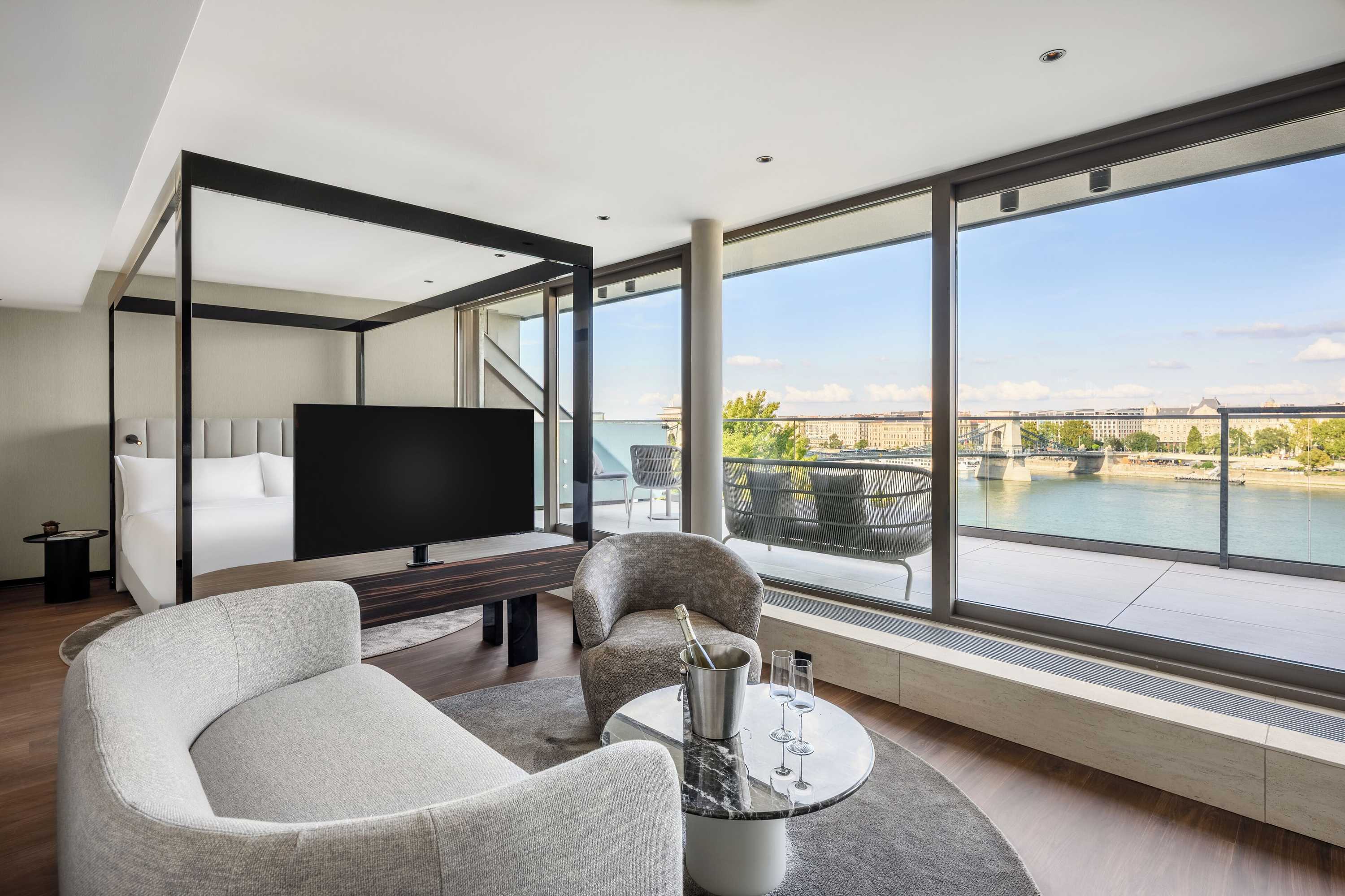 Gift card for Leon Hotel & Lounge