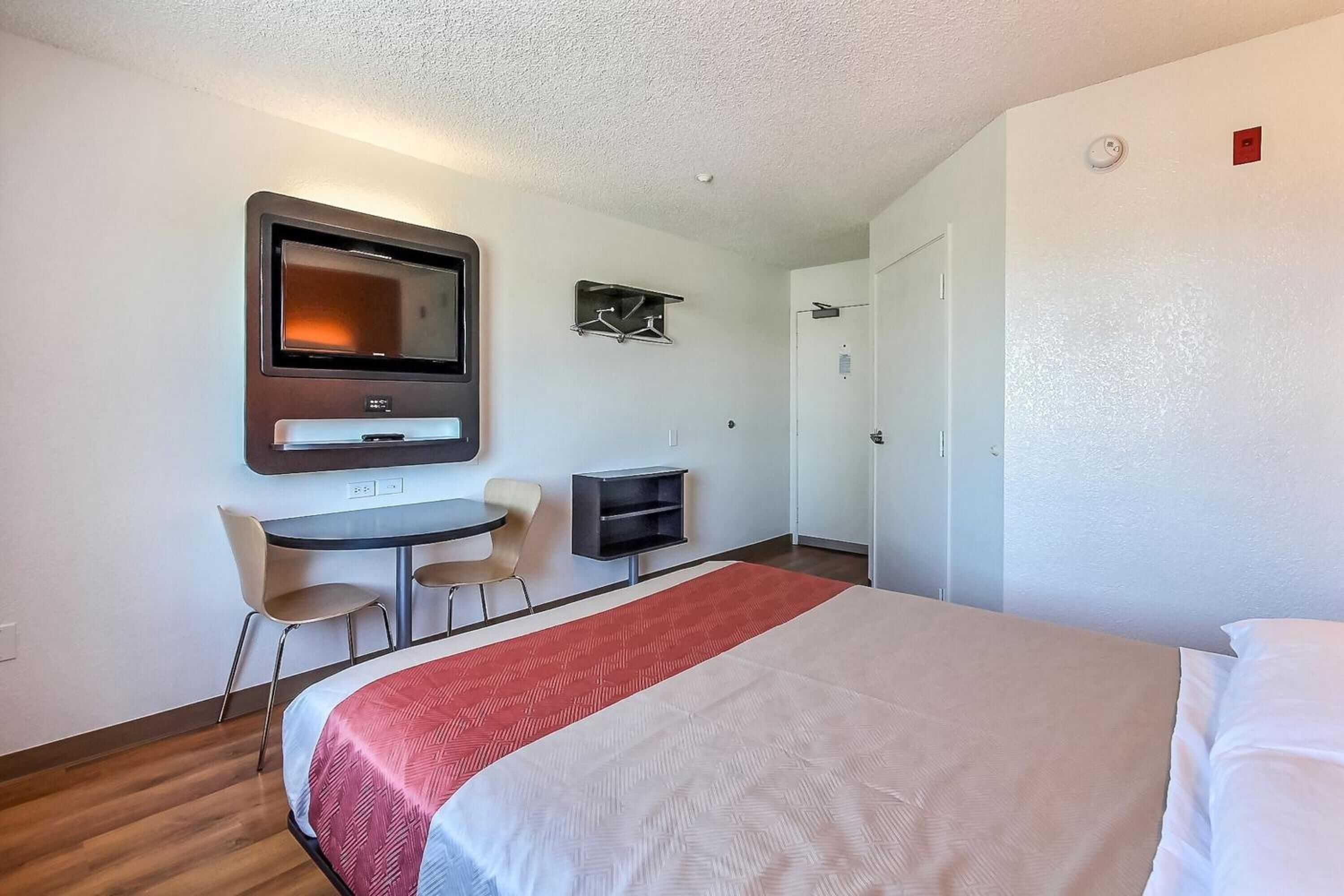 Gift card for Motel 6 Gilroy, CA Gift card for Motel 6 Gilroy, CA