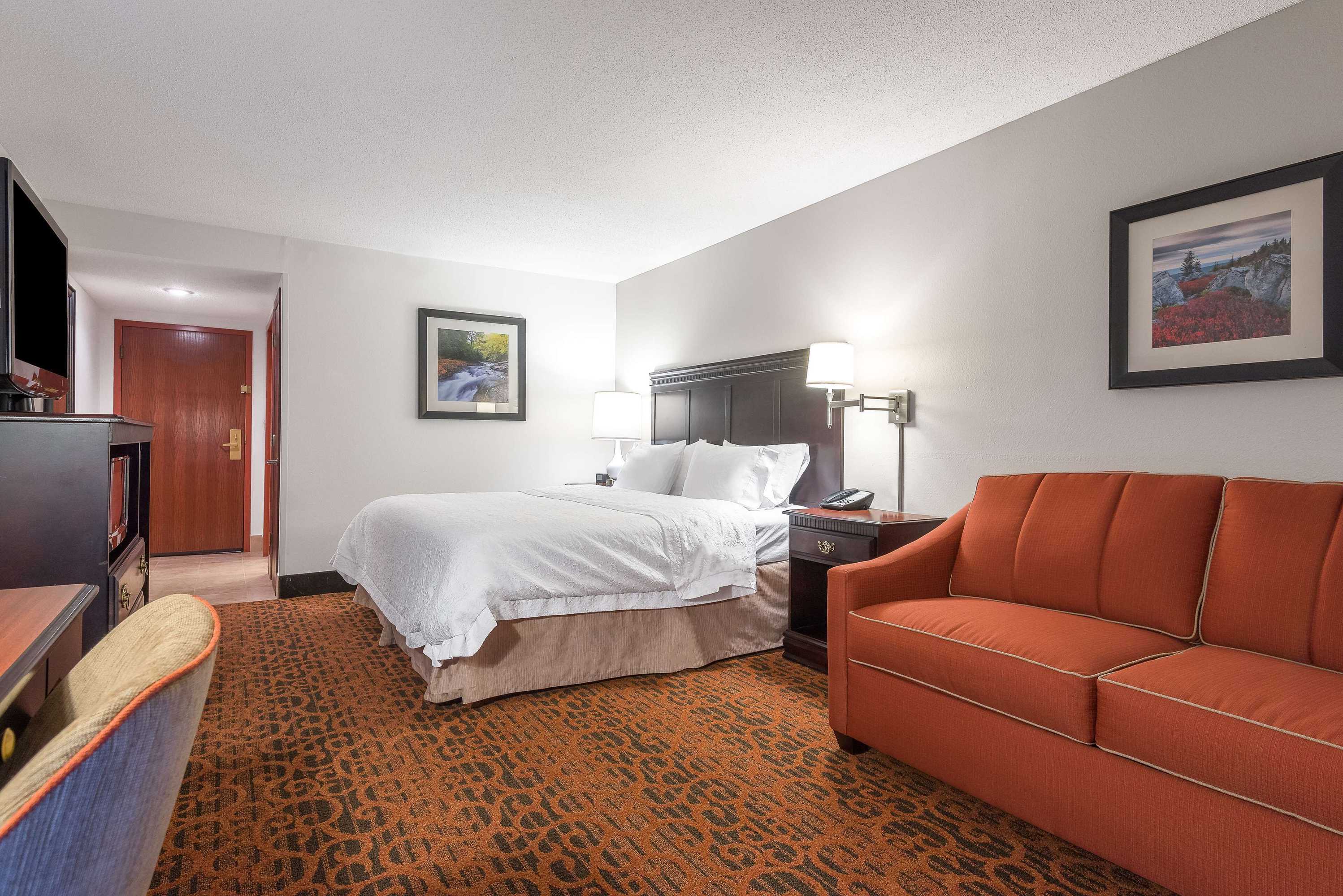 Gift card for Hampton Inn Parkersburg-Mineral Wells Gift card for Hampton Inn Parkersburg-Mineral Wells