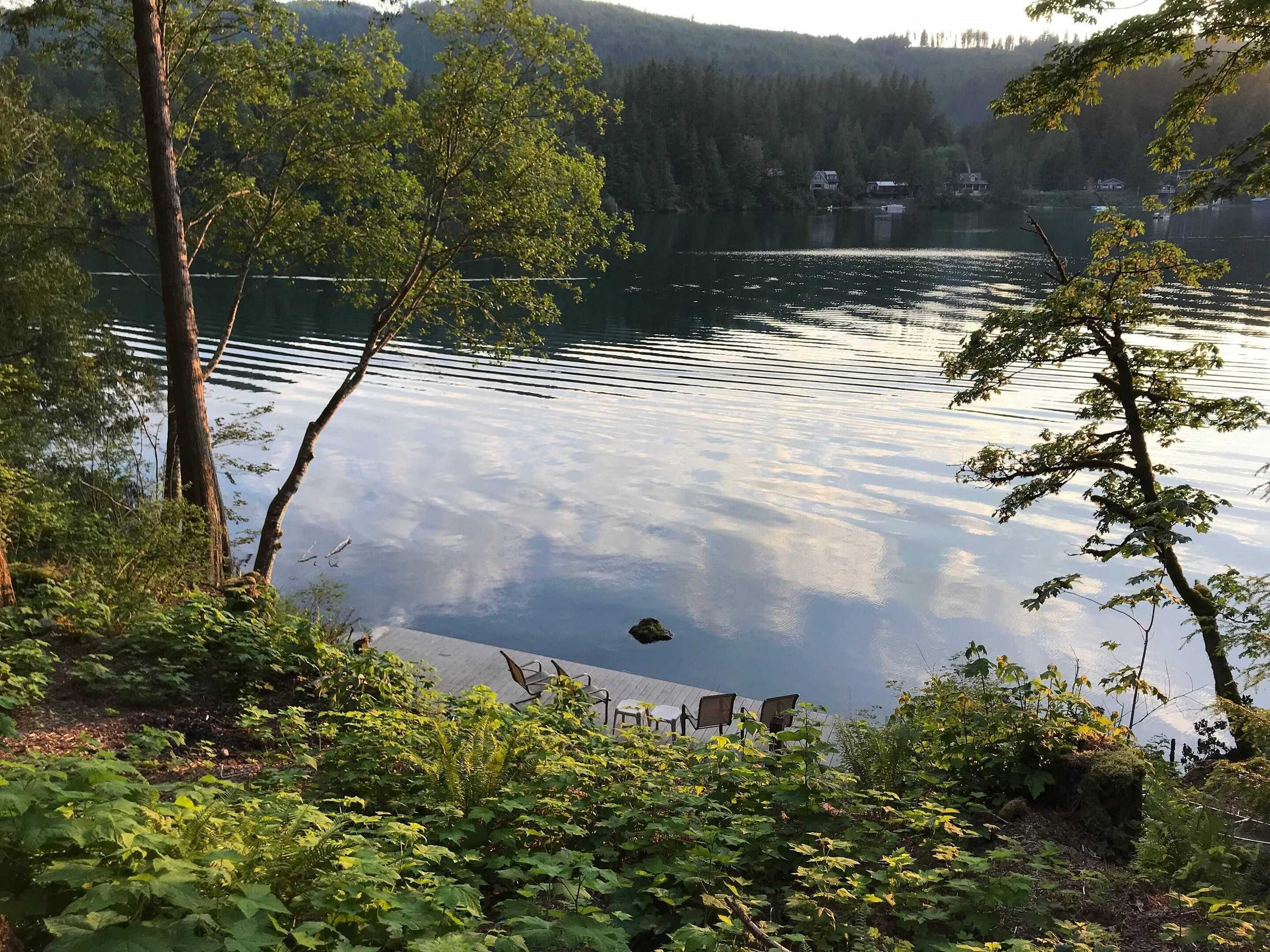 Gift card for 83mf - Lakeside - Hot Tub - Wifi - Bbq - Dock - Sleeps 4 NO Pets Gift card for 83mf - Lakeside - Hot Tub - Wifi - Bbq - Dock - Sleeps 4 NO Pets