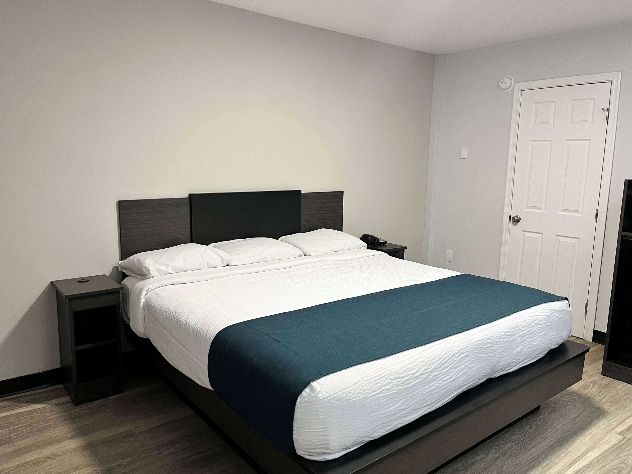 Gift card for Motel 6 Williamstown