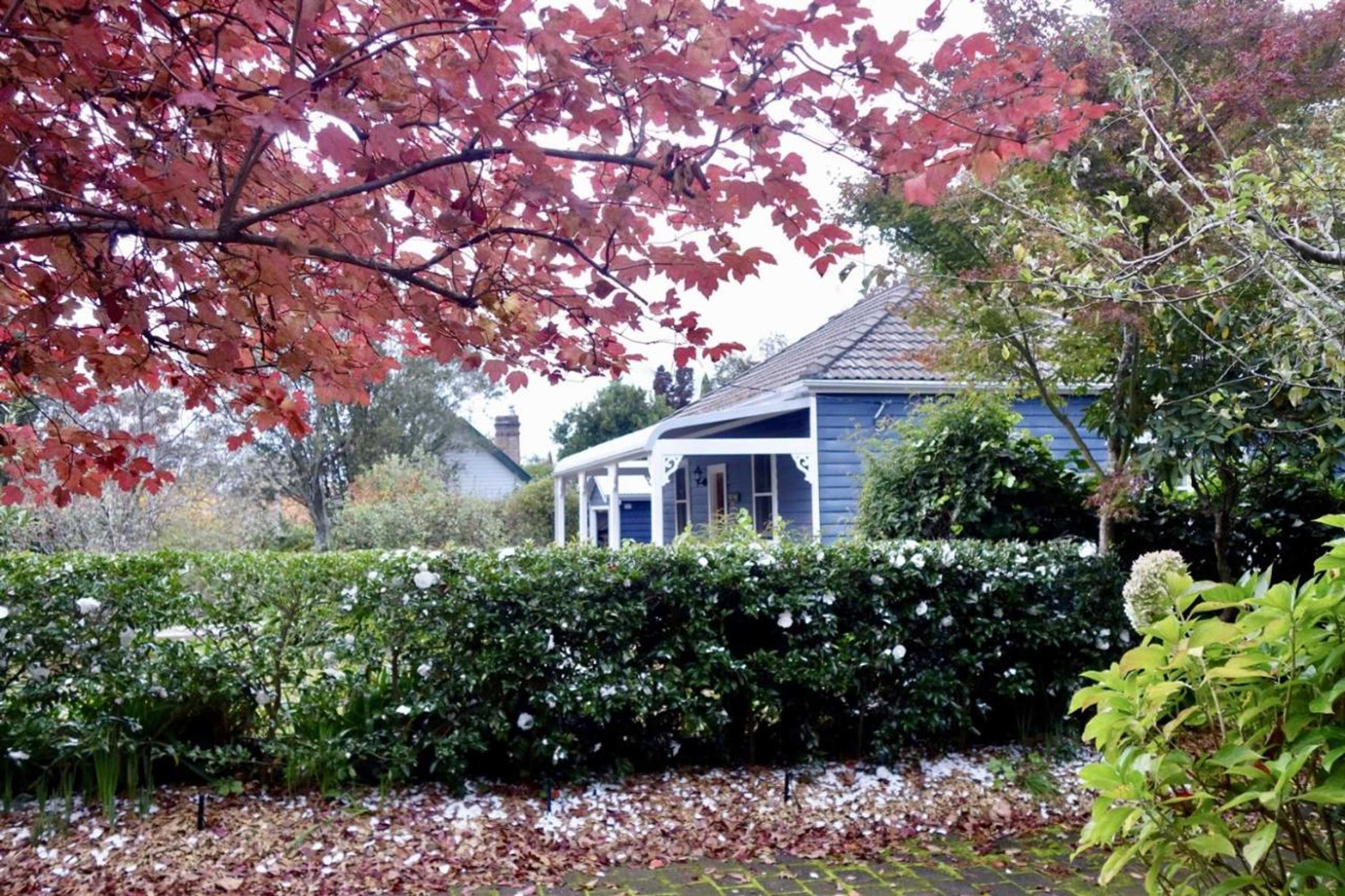 Gift card for Poets Cottage Fireplace Spa Bath Scenic Treks Pet Friendly