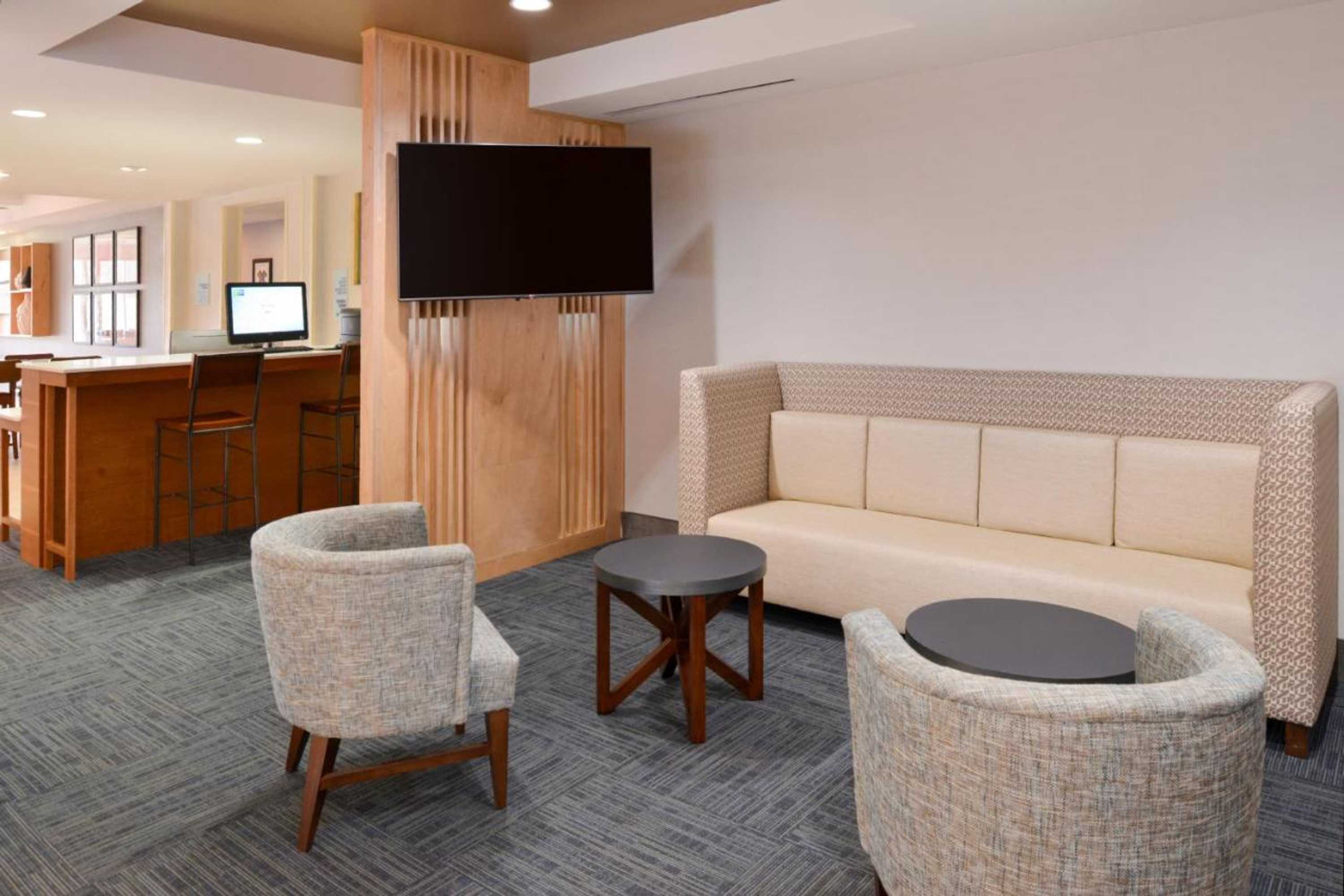 Gift card for Holiday Inn Express & Suites Parkersburg-Mineral Wells by Ihg Gift card for Holiday Inn Express & Suites Parkersburg-Mineral Wells by Ihg