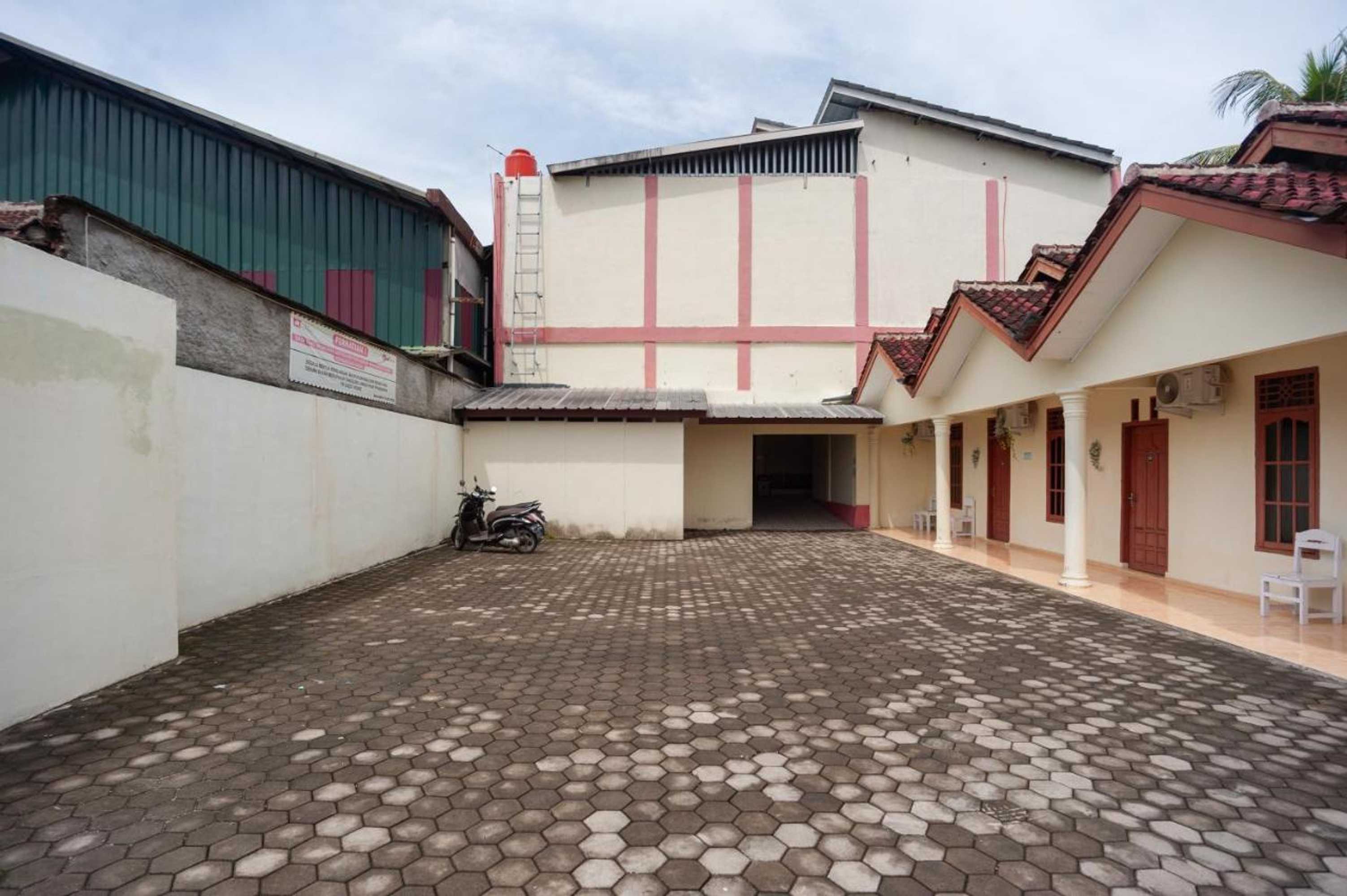 Gift card for Reddoorz Near Universitas Muhammadiyah Pringsewu Gift card for Reddoorz Near Universitas Muhammadiyah Pringsewu