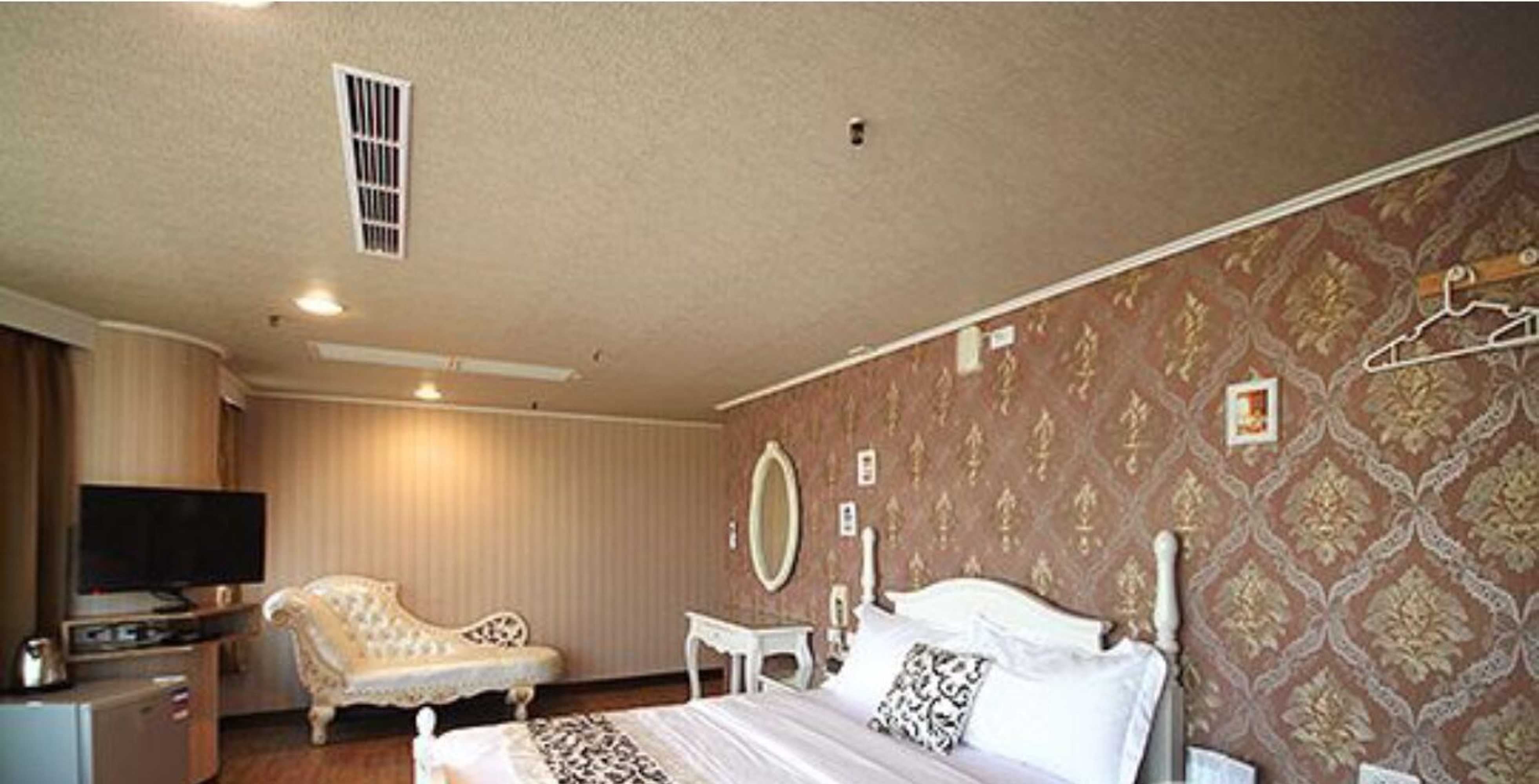 Gift card for Ya Tai Hotel Gift card for Ya Tai Hotel