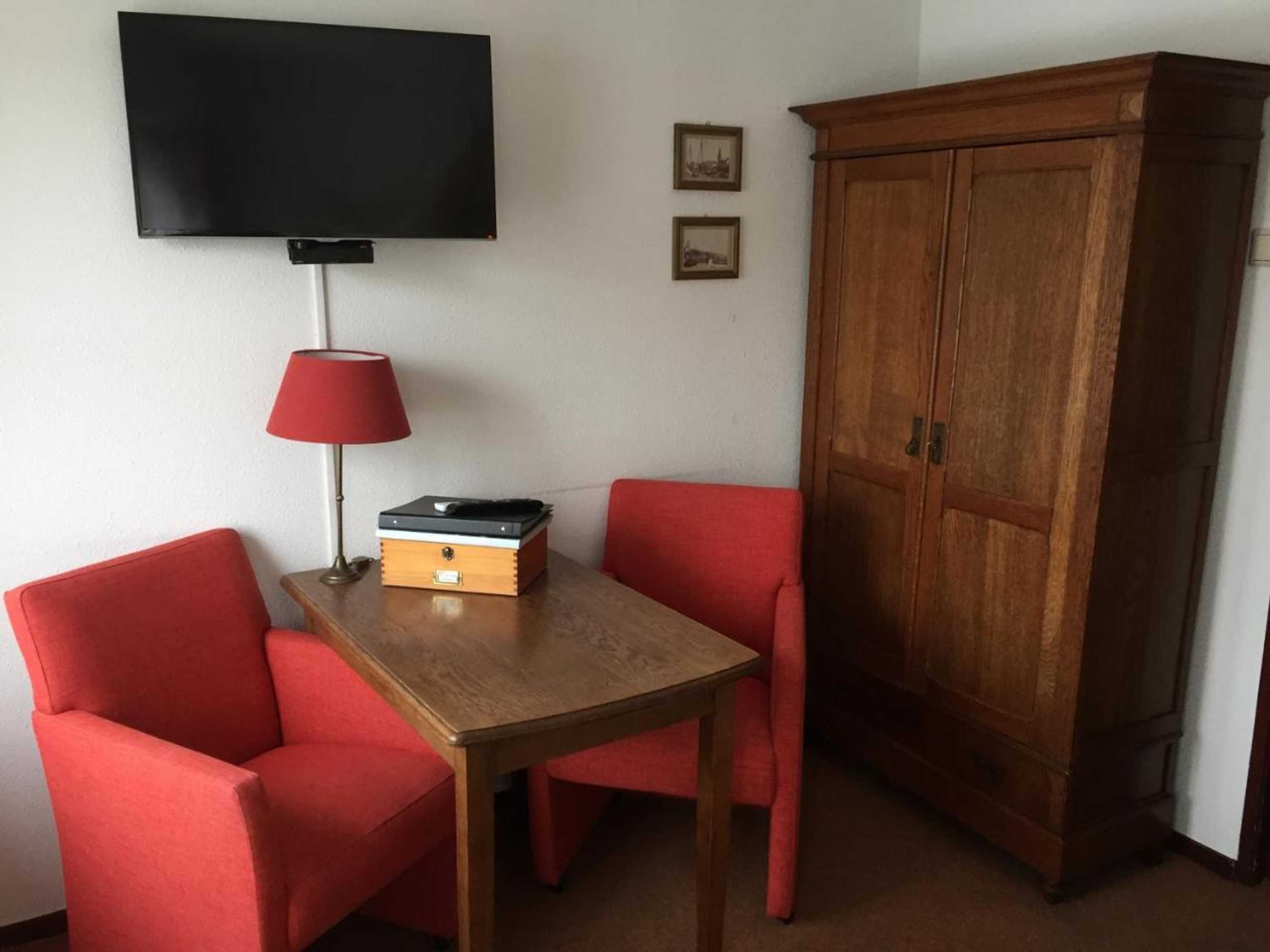 Gift card for Hanzestadslogement De Leeuw, in Het Centrum, Met Een Binnenplaats, Kamers Met Badkamer en Toilet en Een Keukentje