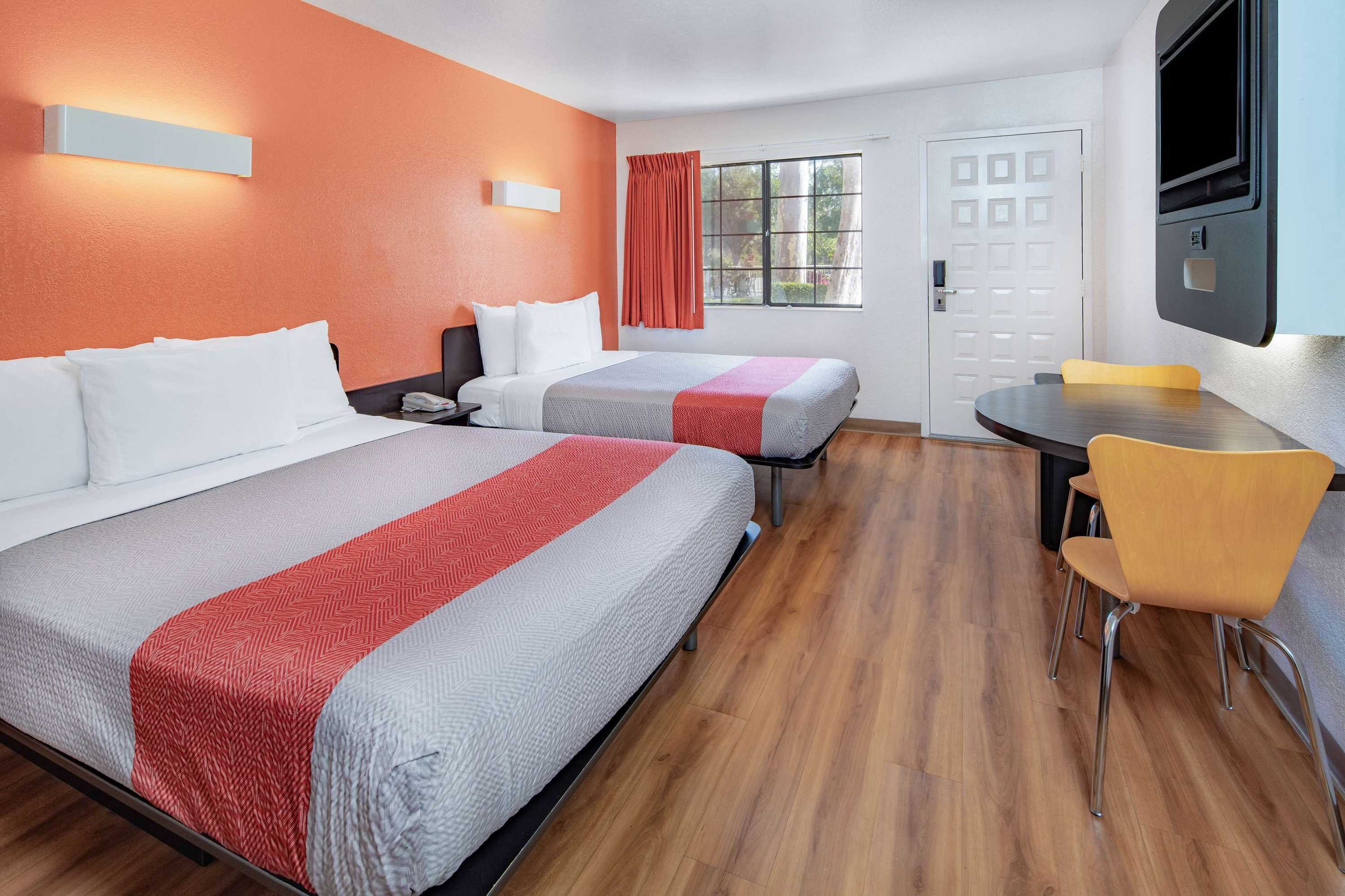 Gift card for Motel 6 Thousand Oaks, CA Gift card for Motel 6 Thousand Oaks, CA