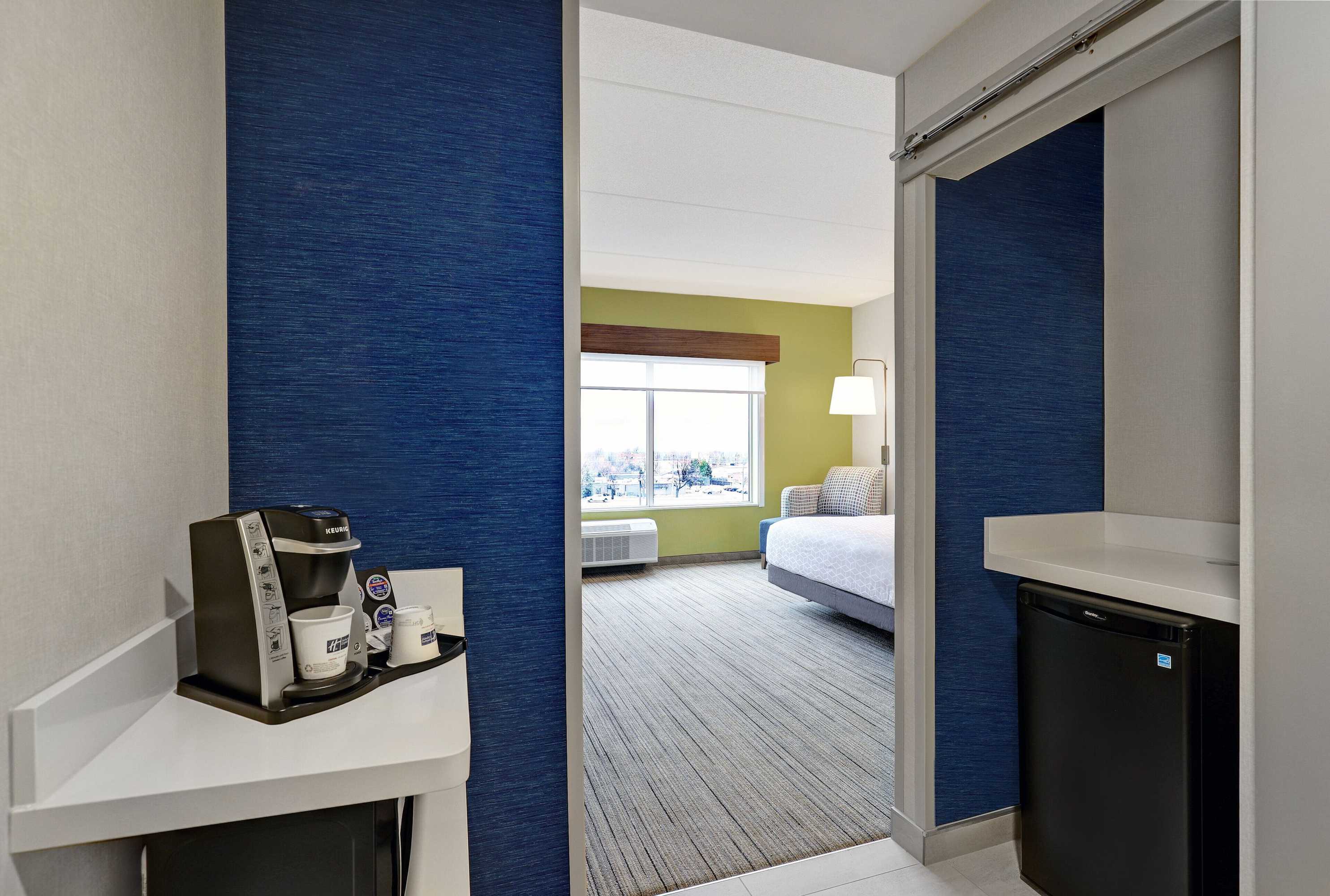 Gift card for Holiday Inn Express & Suites Collingwood by Ihg Gift card for Holiday Inn Express & Suites Collingwood by Ihg