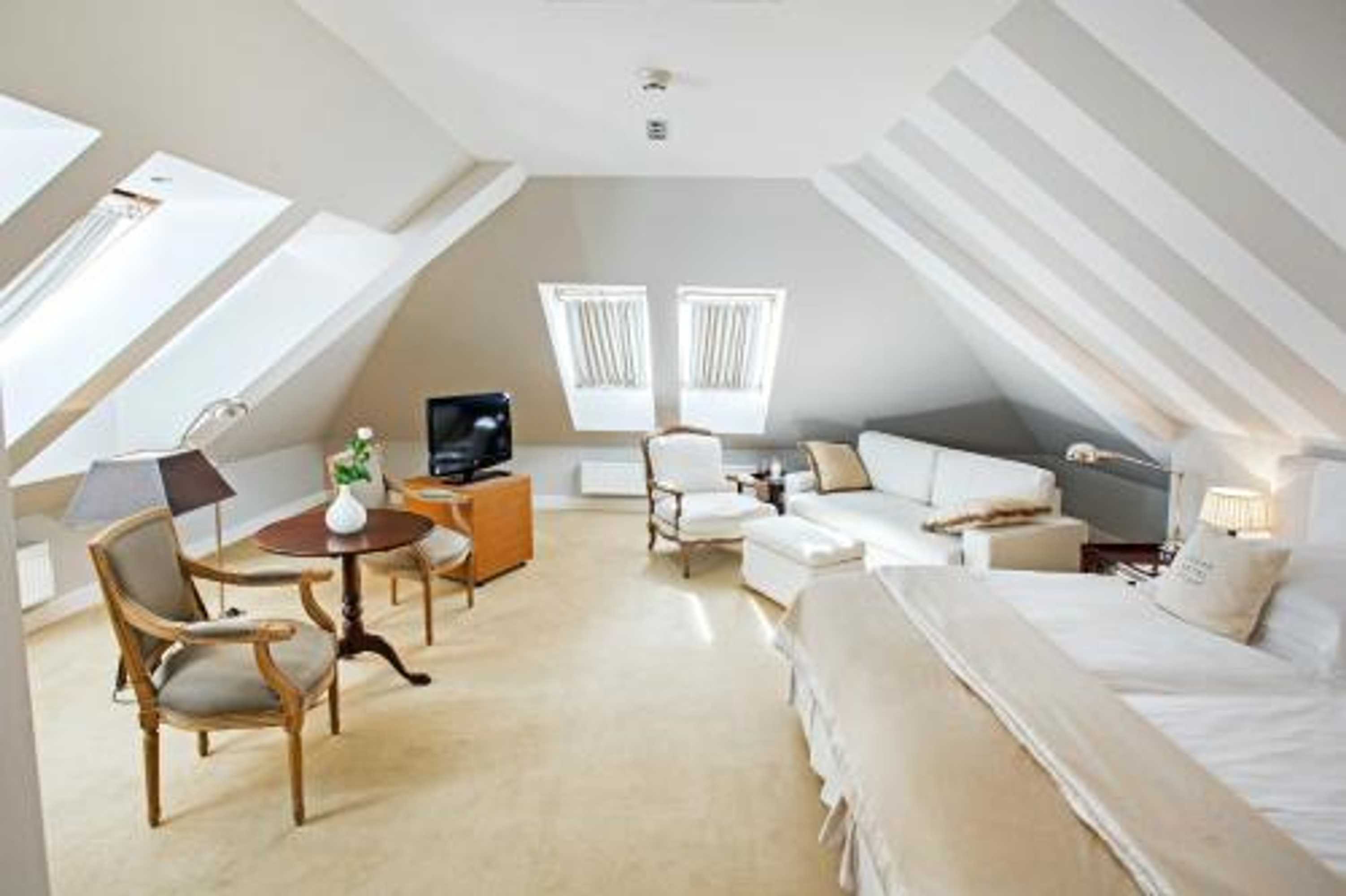 Gift card for Lesar Hotel Angel Gift card for Lesar Hotel Angel