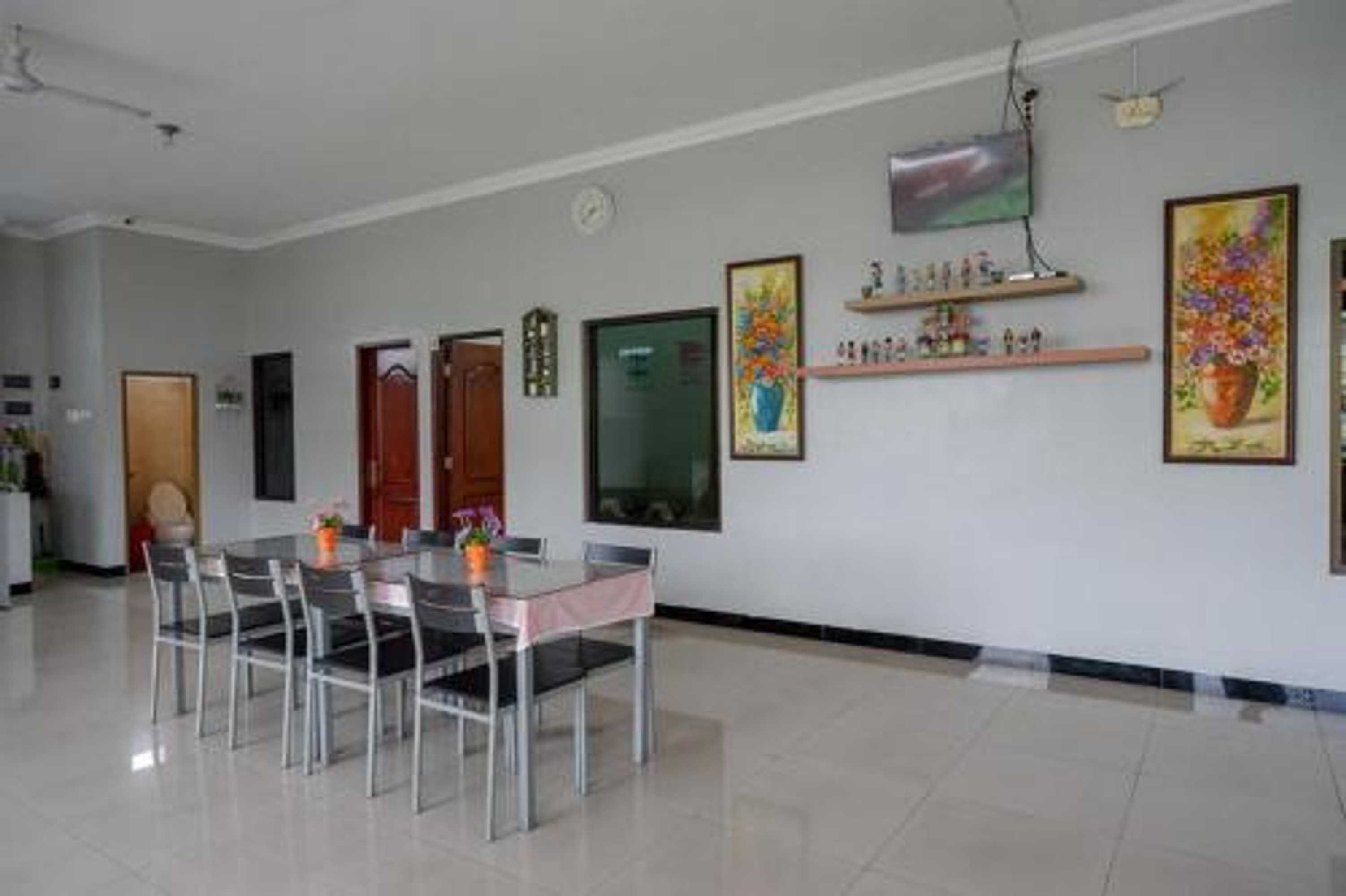 Gift card for Reddoorz Syariah @ Sunan Bonang Magelang Gift card for Reddoorz Syariah @ Sunan Bonang Magelang