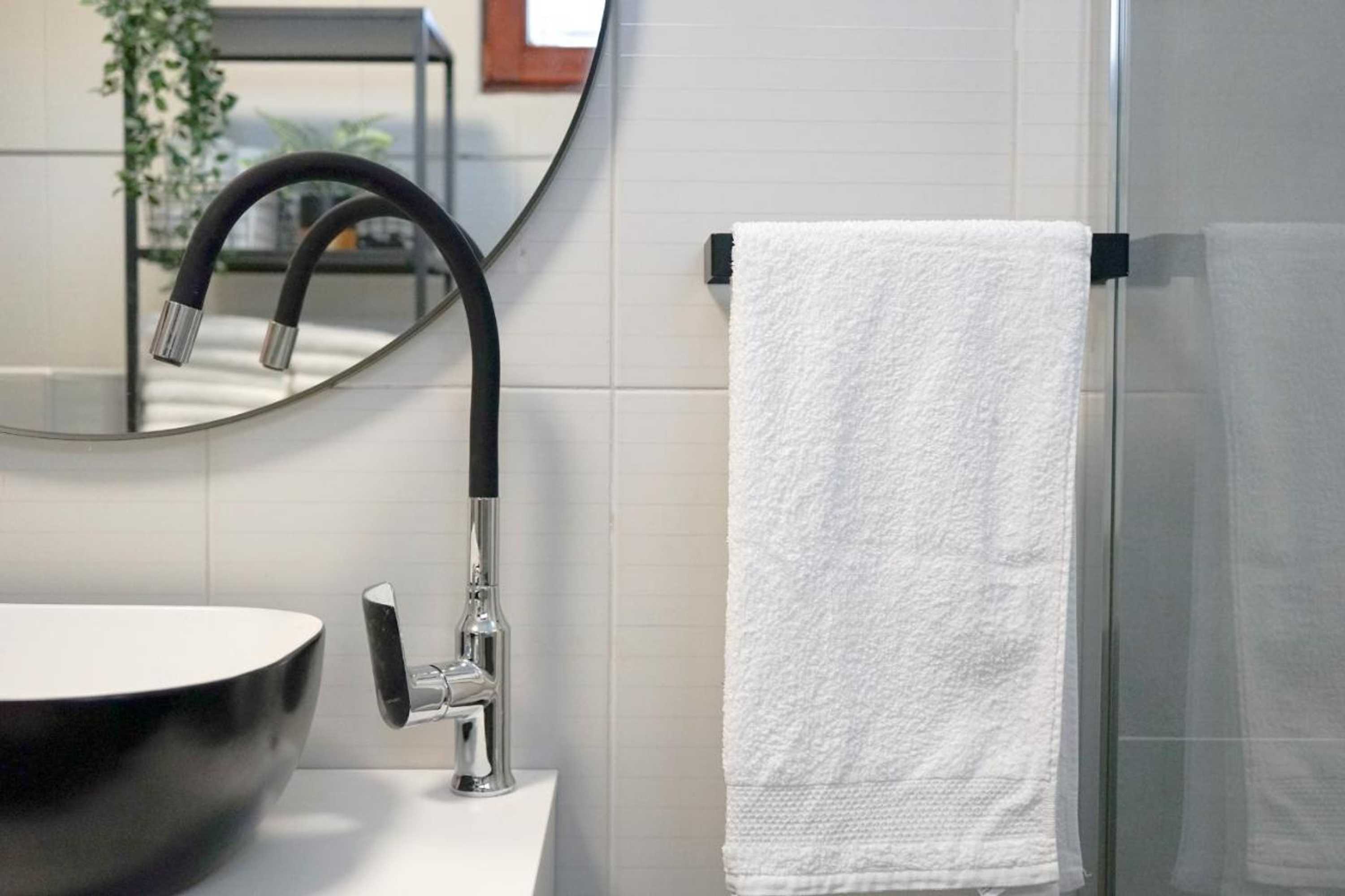 Gift card for Leon With Private Pool