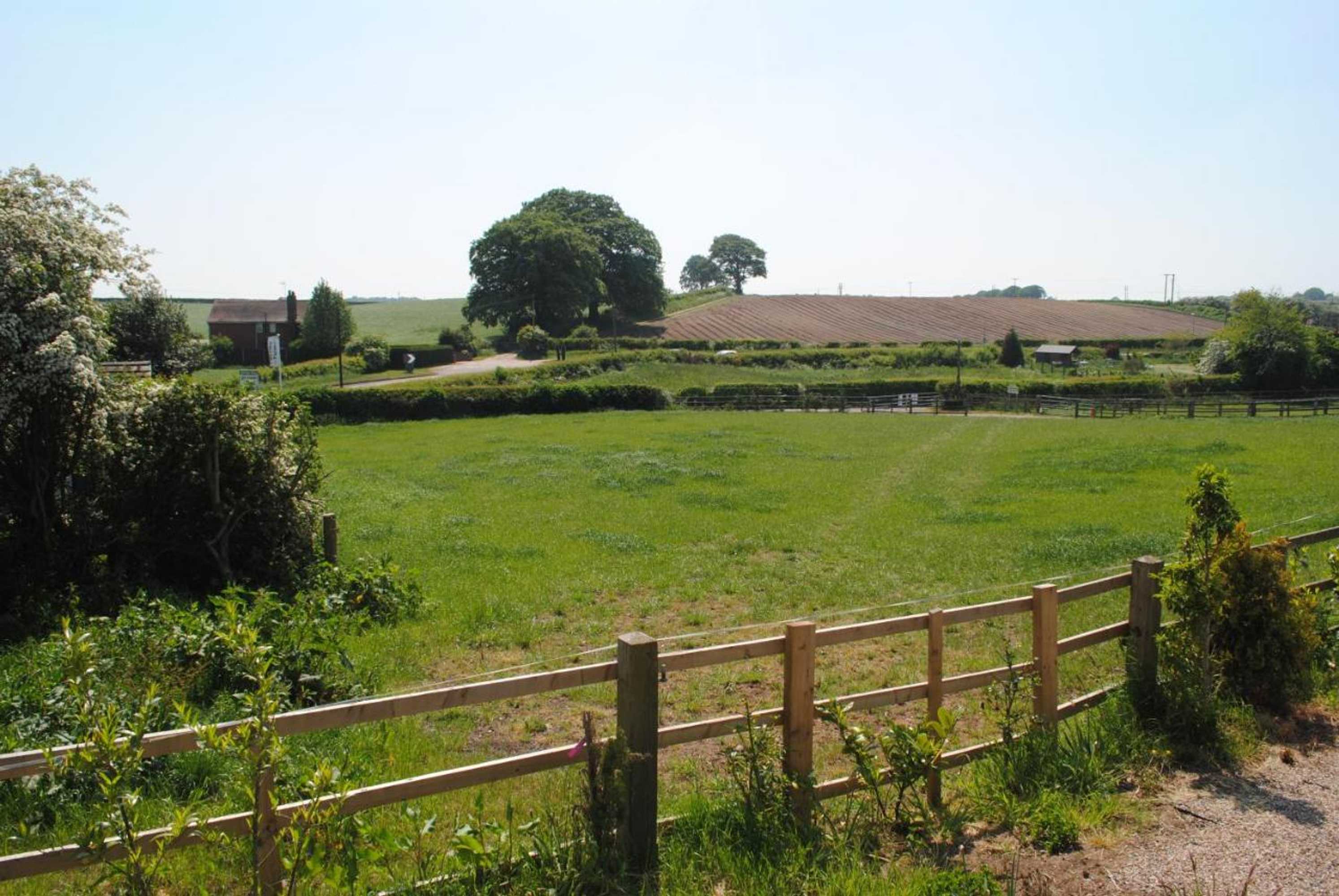 Gift card for Fairview Farm Holiday Accommodation 14 Luxury Lodges,cabins Suitable For Couples ,families And Groups,wedding Guests - Sleeps 2-65 Guests in Ravenshead, Nottingham Near Sherwood Forest Set in 88 Acres