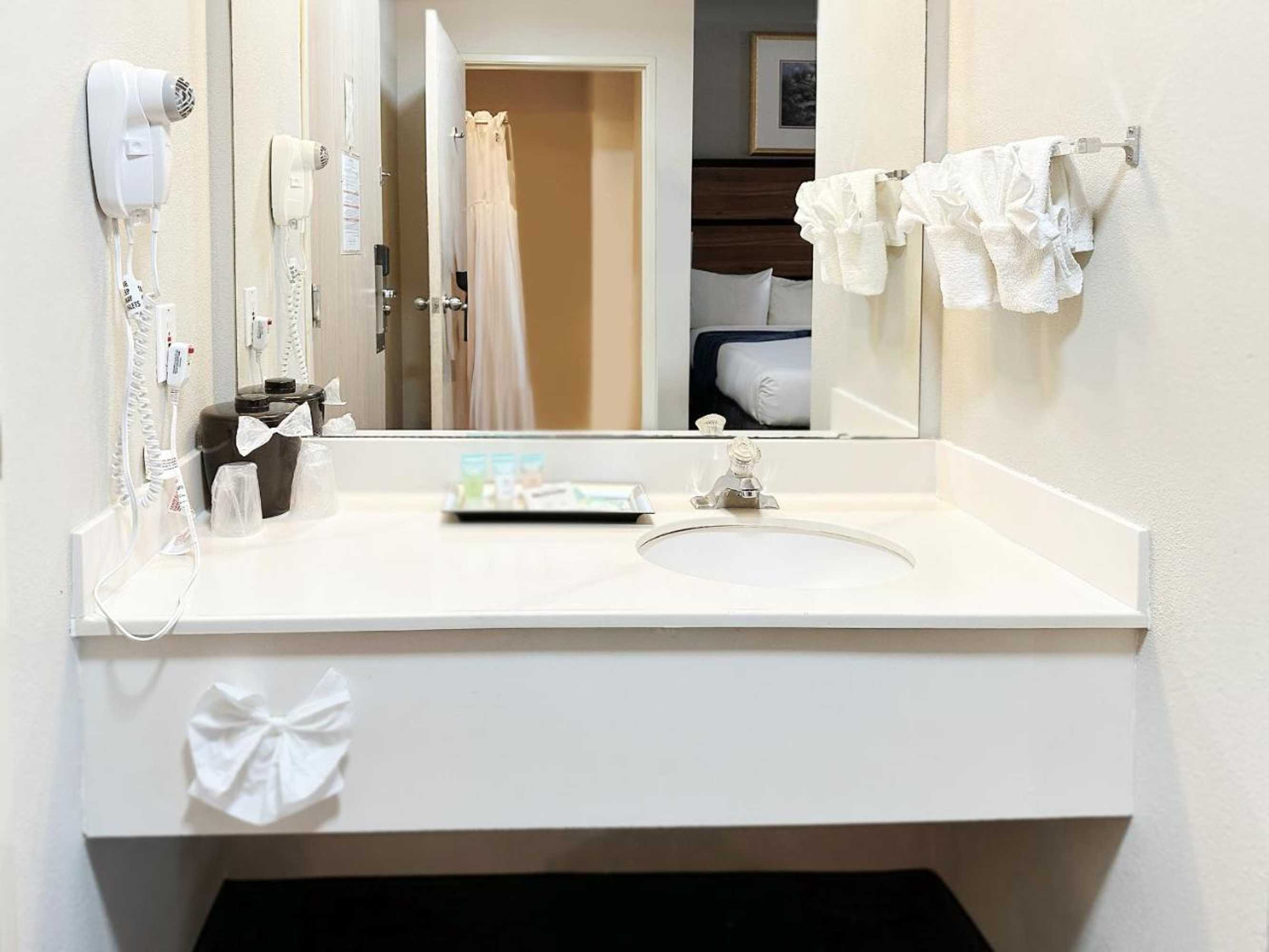 Gift card for Bayvue Hotel, Resort And Suites