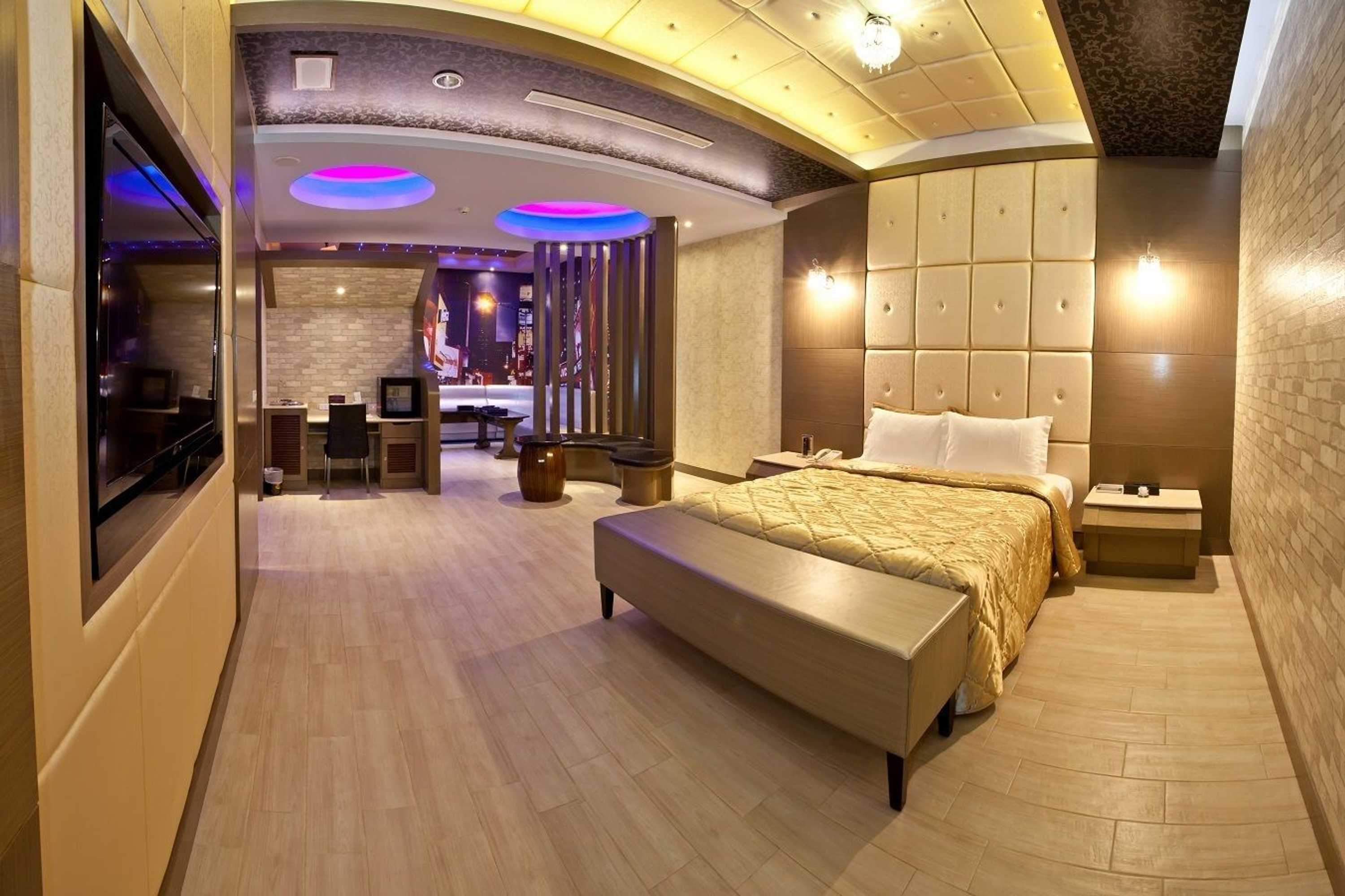 Gift card for Wei Feng Exquisite Hotel Nanzi Branch Gift card for Wei Feng Exquisite Hotel Nanzi Branch