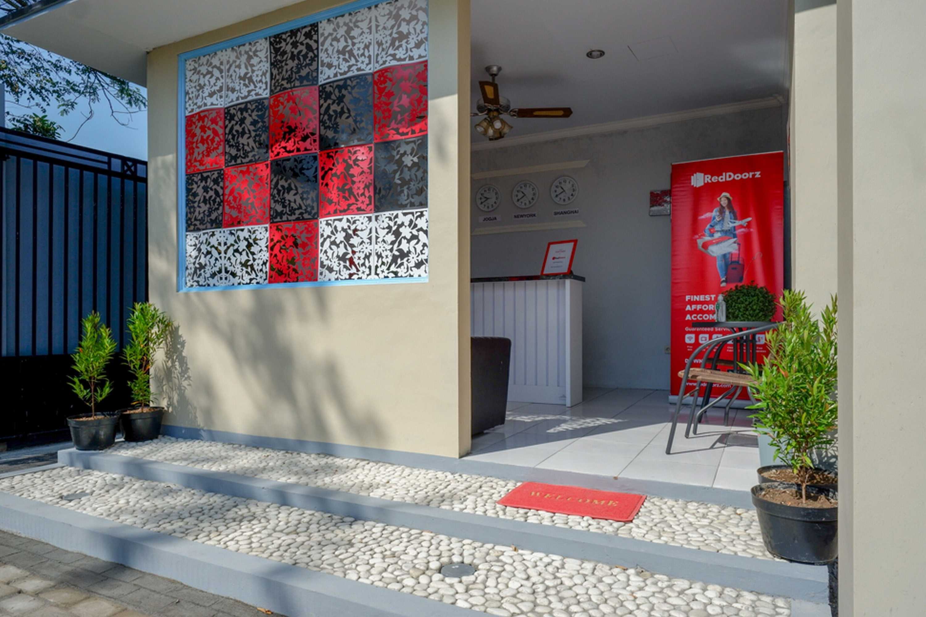 Gift card for Reddoorz Near Padang Golf Adisucipto