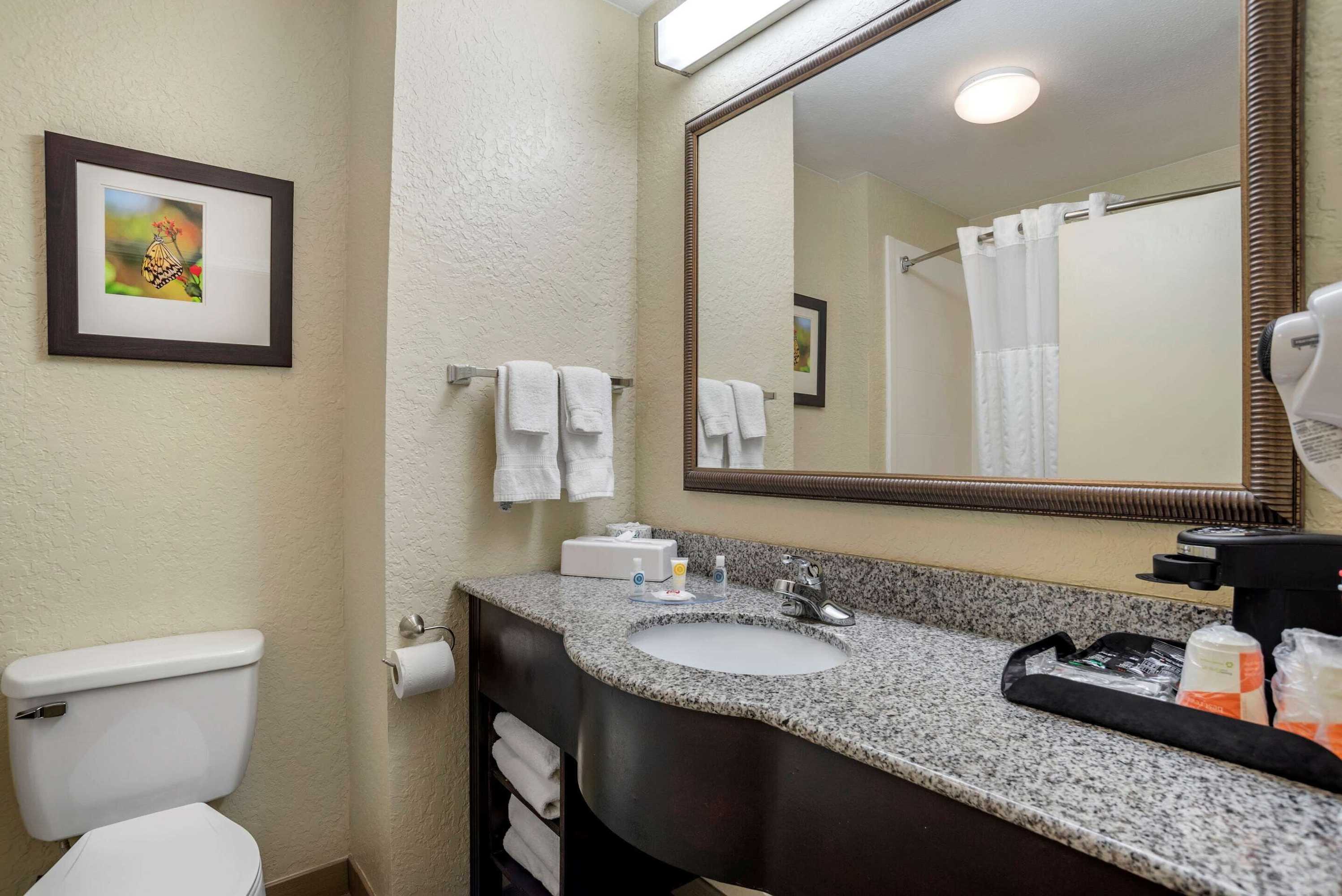 Gift card for Comfort Inn & Suites Marianna I-10 Gift card for Comfort Inn & Suites Marianna I-10