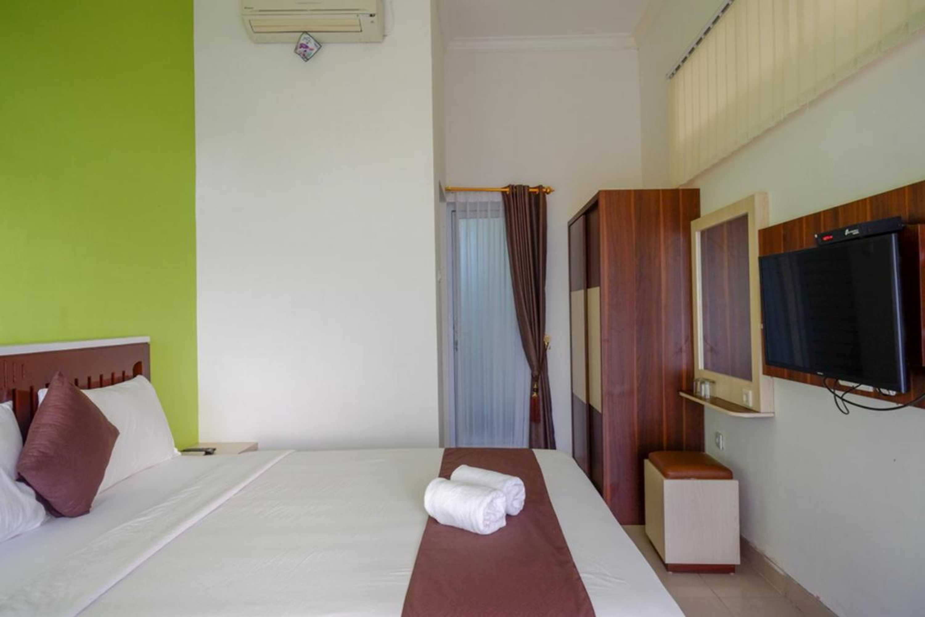 Gift card for Reddoorz Syariah at Omah Sawah Gift card for Reddoorz Syariah at Omah Sawah