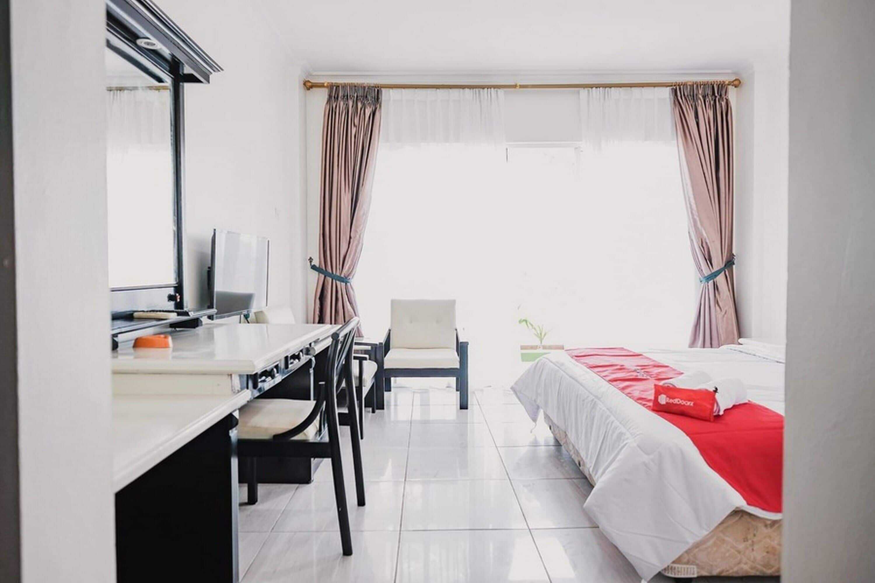 Gift card for Reddoorz Plus Near Pelabuhan Merak Gift card for Reddoorz Plus Near Pelabuhan Merak