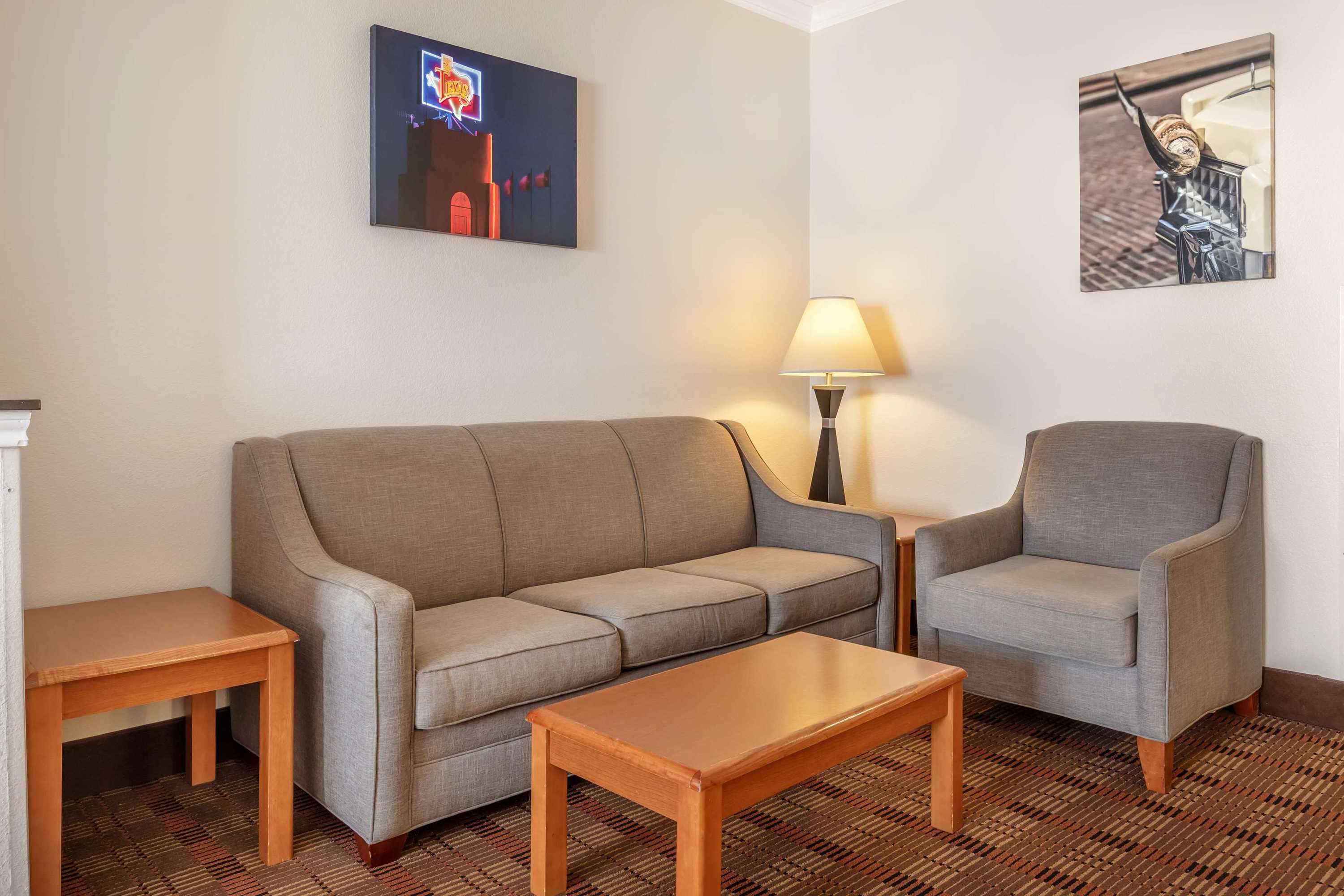 Gift card for Best Western Club House Inn & Suites