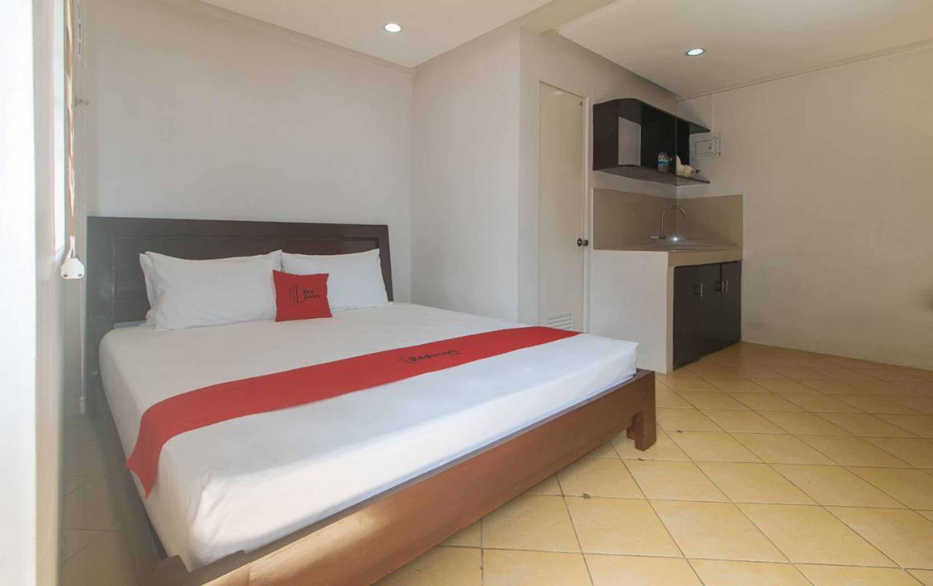 Gift card for Reddoorz at David's Travellers Inn Cavite