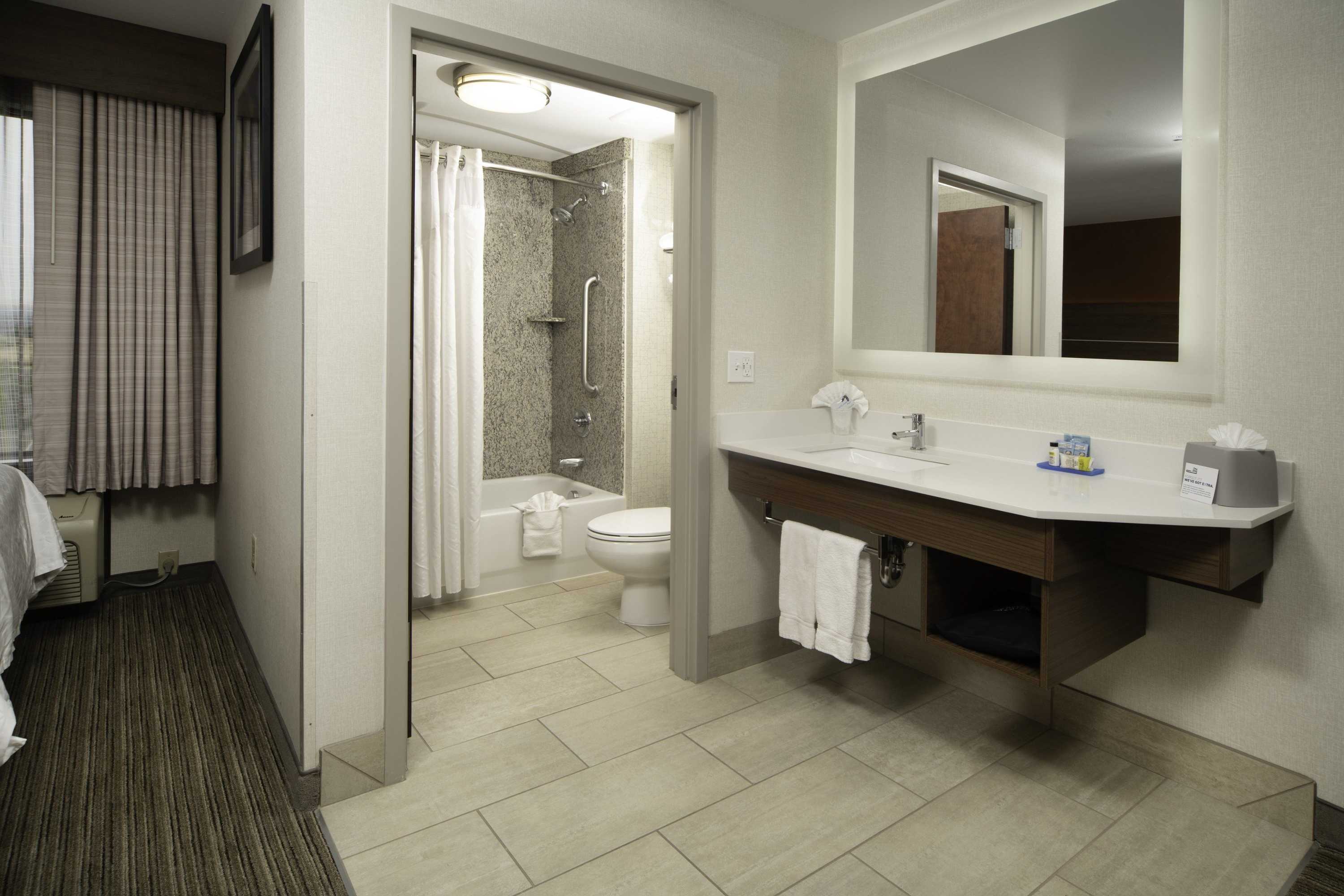 Gift card for Holiday Inn Express Hotel & Suites Pasco-Tri Cities by Ihg Gift card for Holiday Inn Express Hotel & Suites Pasco-Tri Cities by Ihg