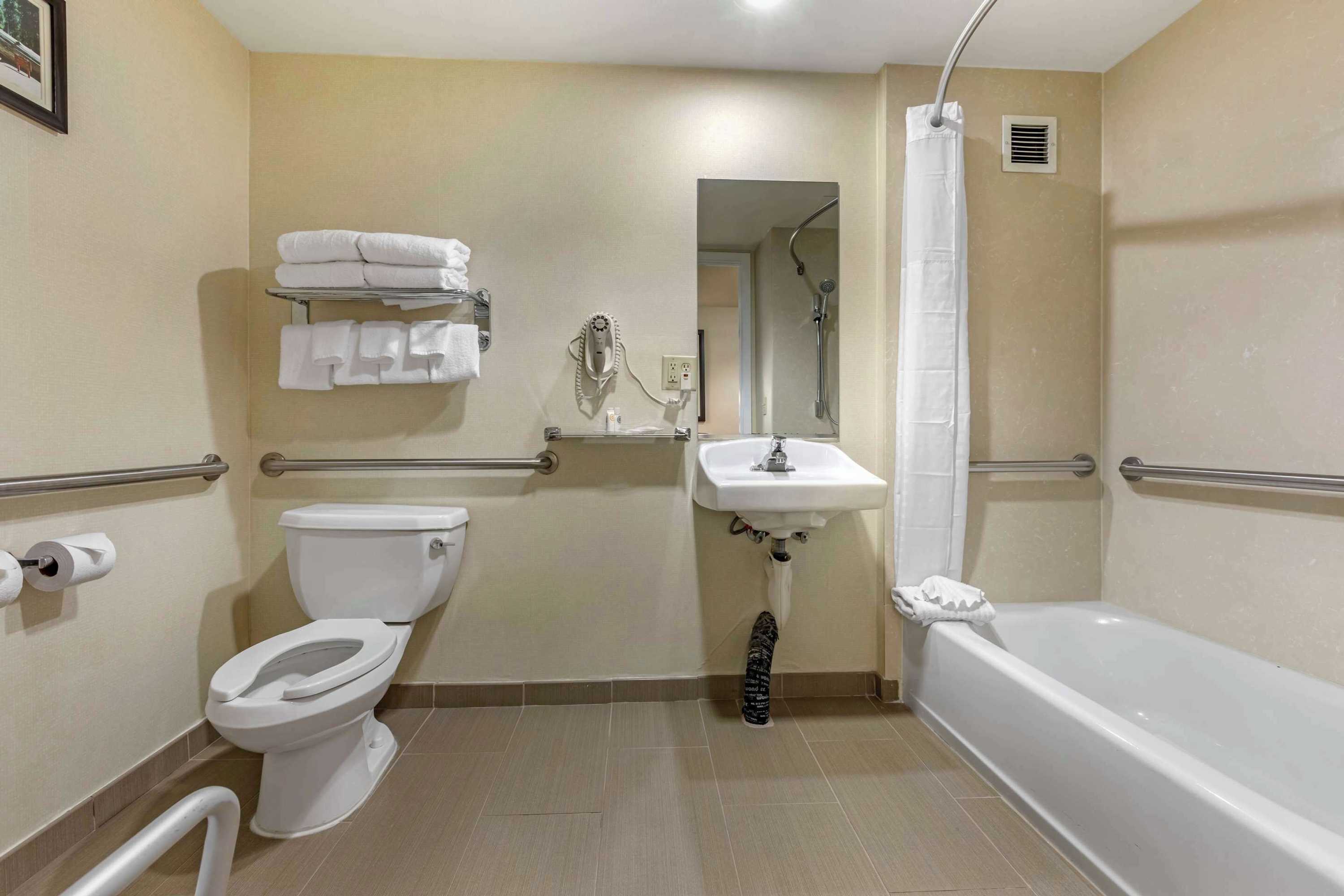 Gift card for Comfort Suites Visalia - Convention Center Gift card for Comfort Suites Visalia - Convention Center