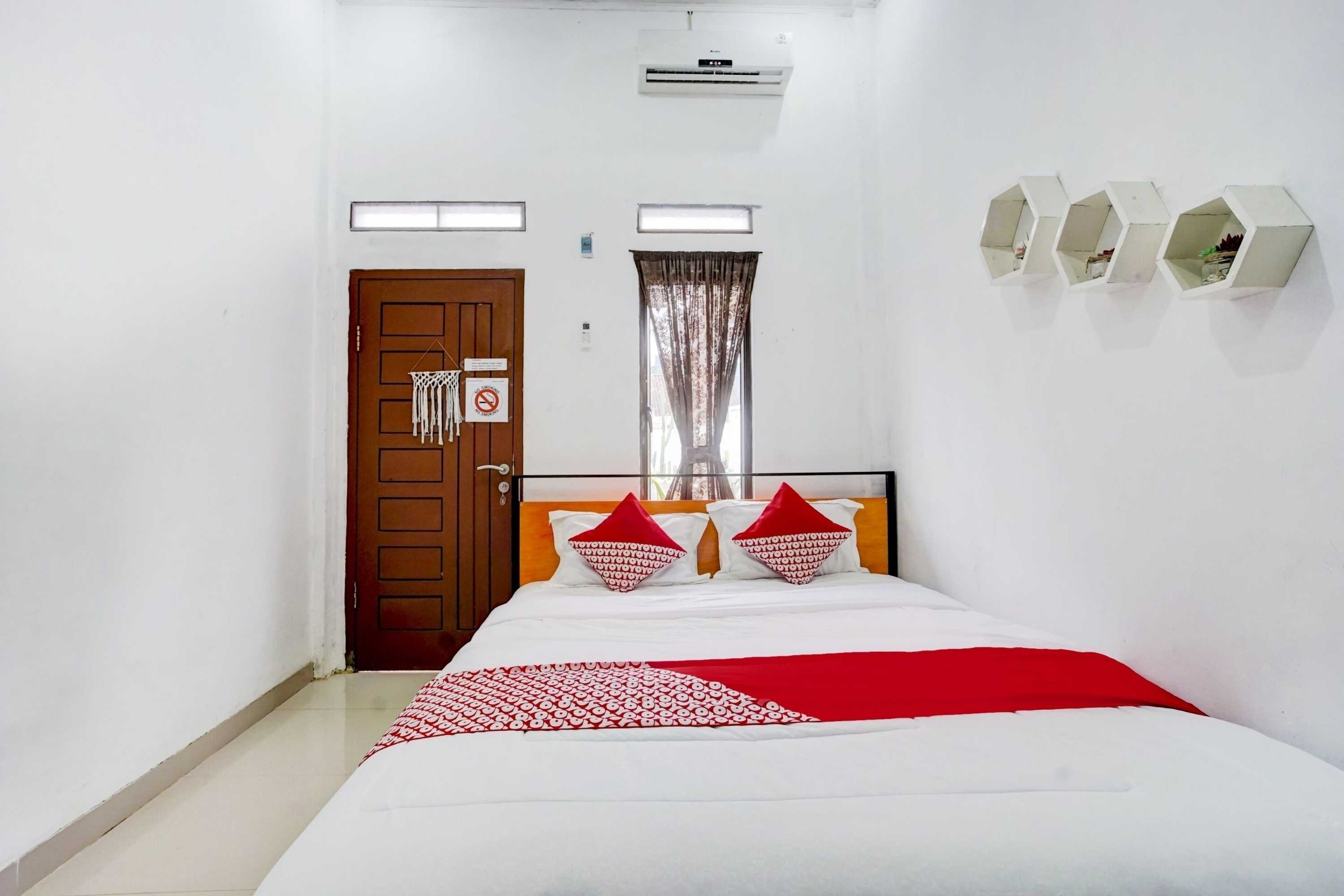 Gift card for Oyo 90124 Oemah Ratu Hostel Syariah Gift card for Oyo 90124 Oemah Ratu Hostel Syariah