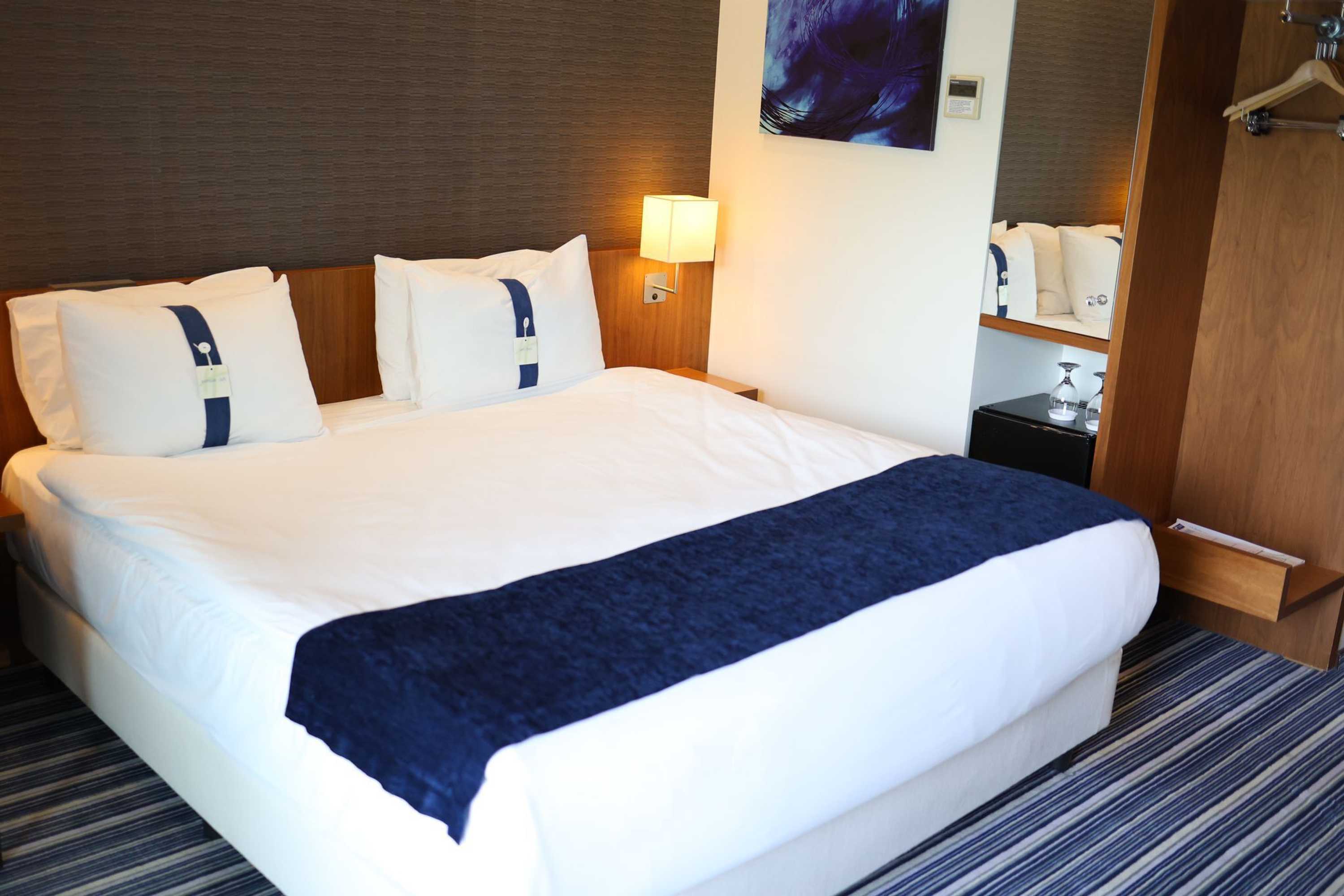 Gift card for Holiday Inn Express Manisa - West by Ihg Gift card for Holiday Inn Express Manisa - West by Ihg