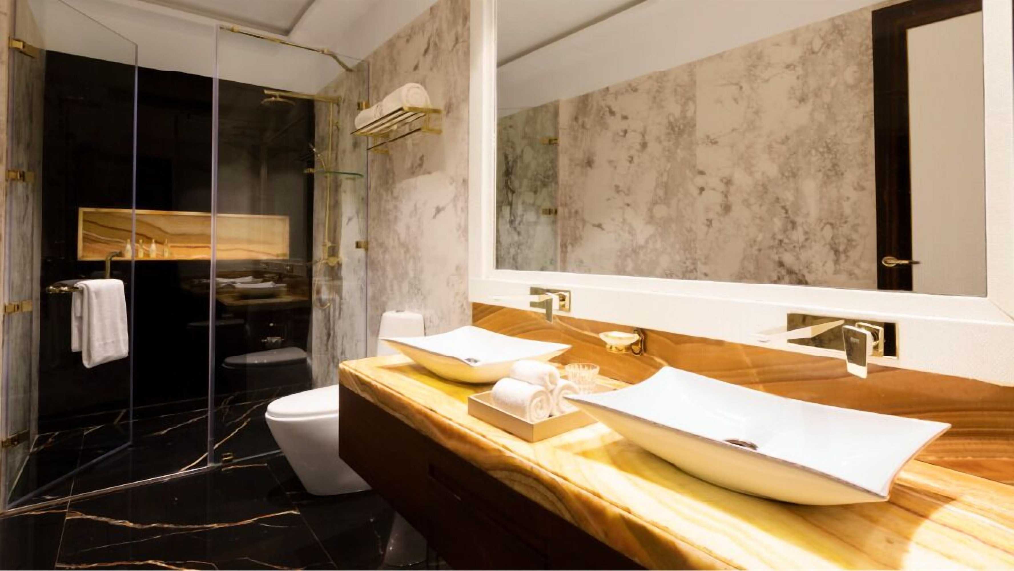 Gift card for Della Resorts