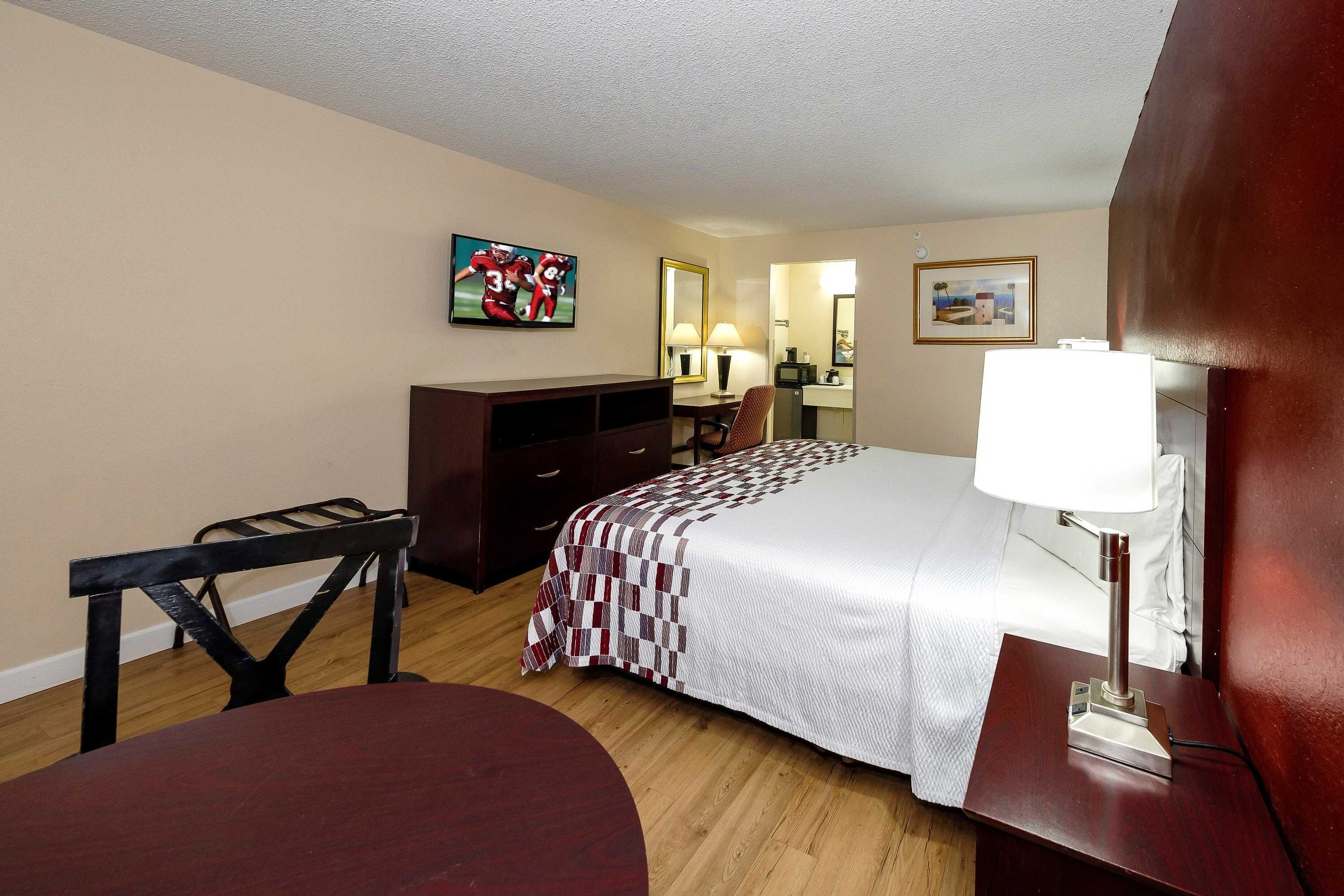 Gift card for Red Roof Inn Ellenton – Bradenton NE Gift card for Red Roof Inn Ellenton – Bradenton NE