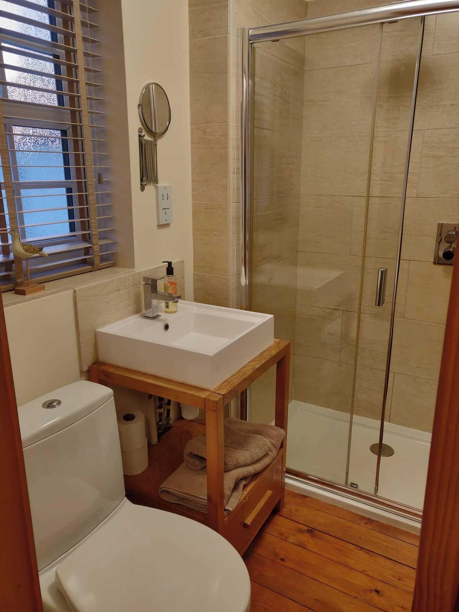 Gift card for 3 BR Ensuite Cottage Private Garden & Parking Near St Neots Gift card for 3 BR Ensuite Cottage Private Garden & Parking Near St Neots