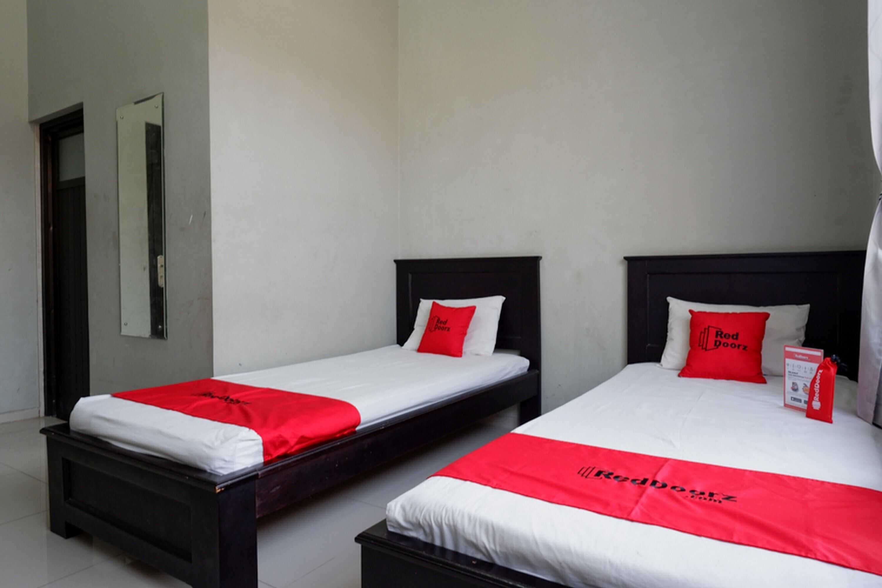 Gift card for Reddoorz Syariah Near Menara Kudus Gift card for Reddoorz Syariah Near Menara Kudus