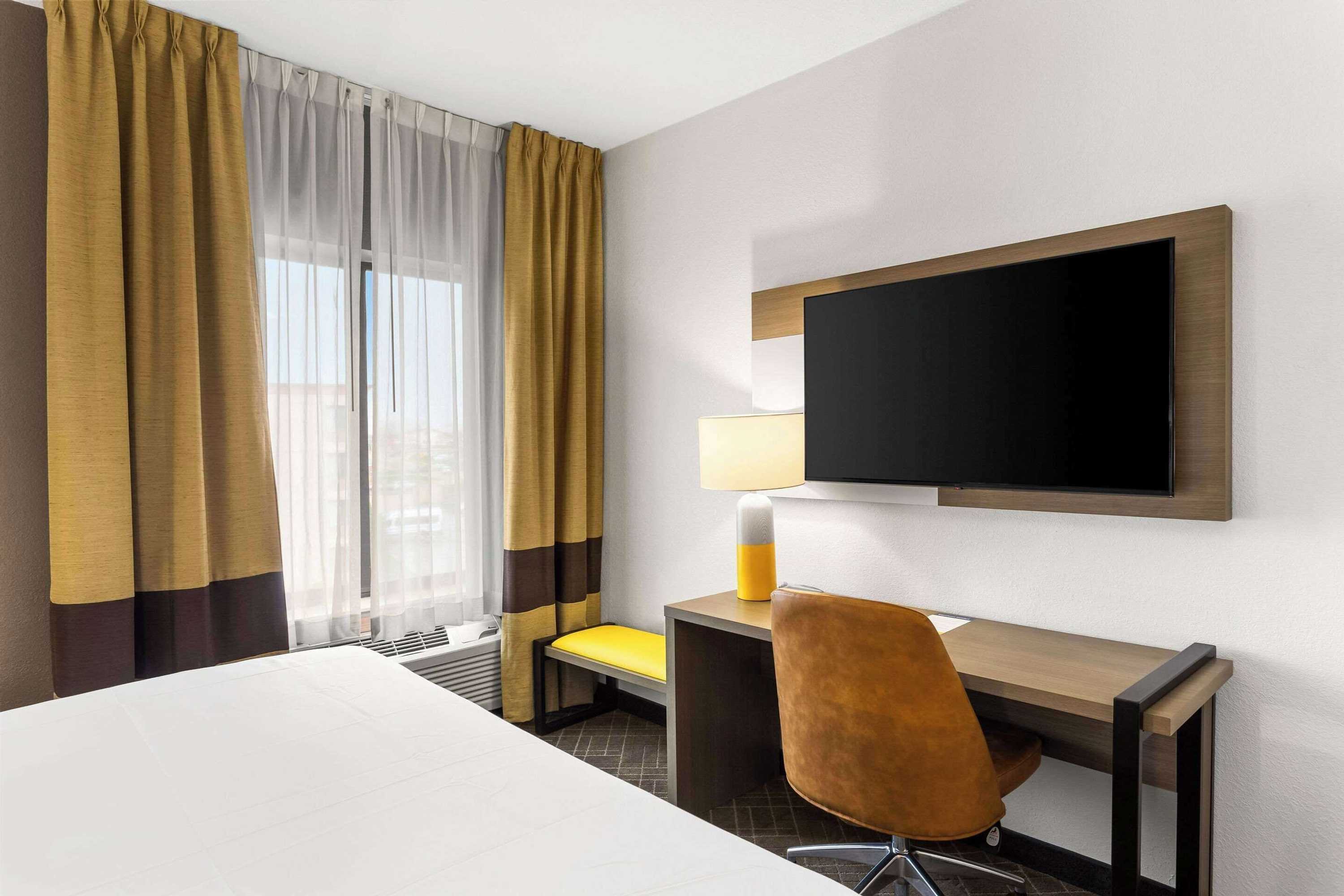 Gift card for Comfort Inn & Suites Kenosha-Pleasant Prairie