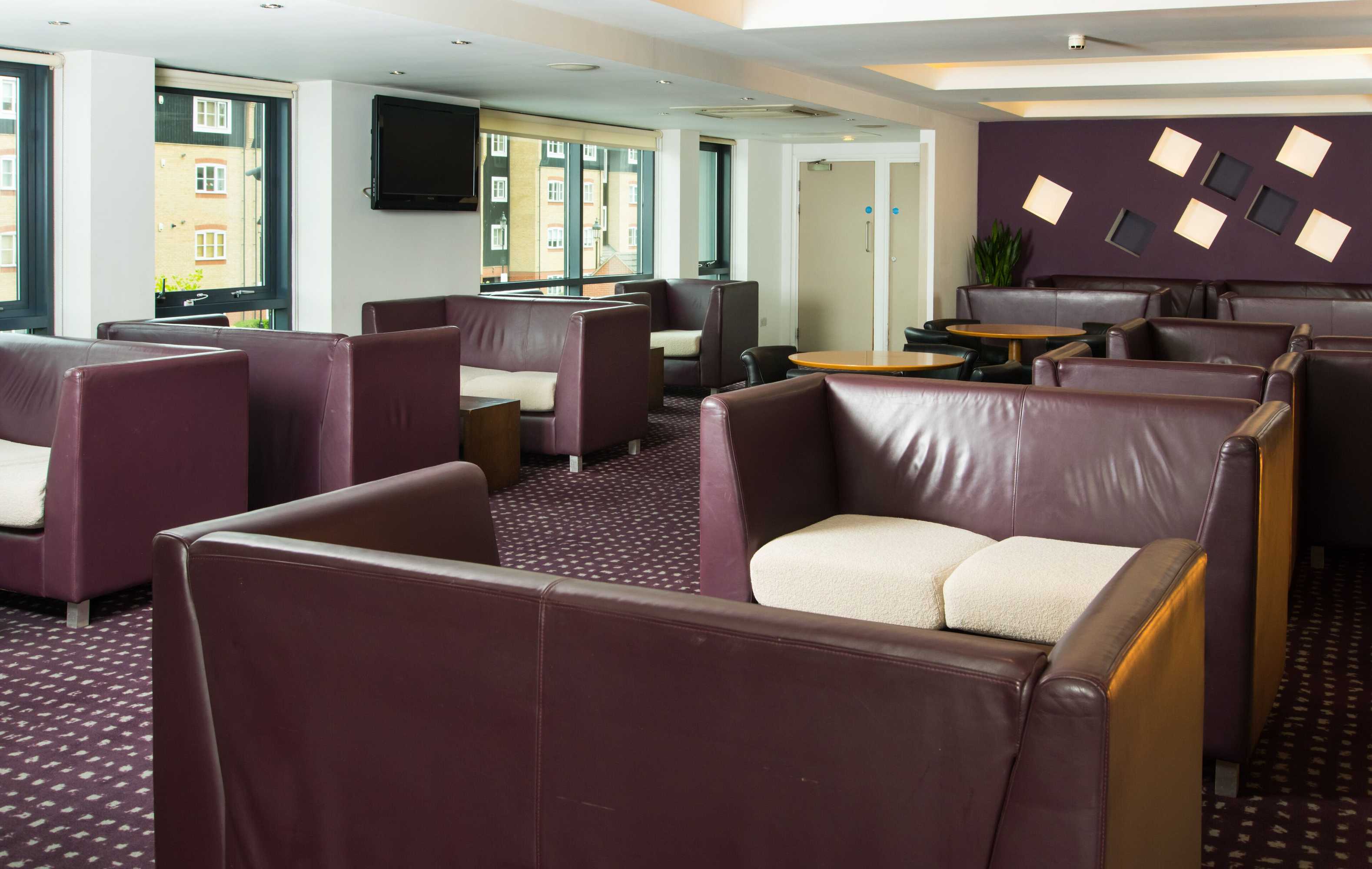 Gift card for Holiday Inn Express Hemel Hempstead by Ihg Gift card for Holiday Inn Express Hemel Hempstead by Ihg
