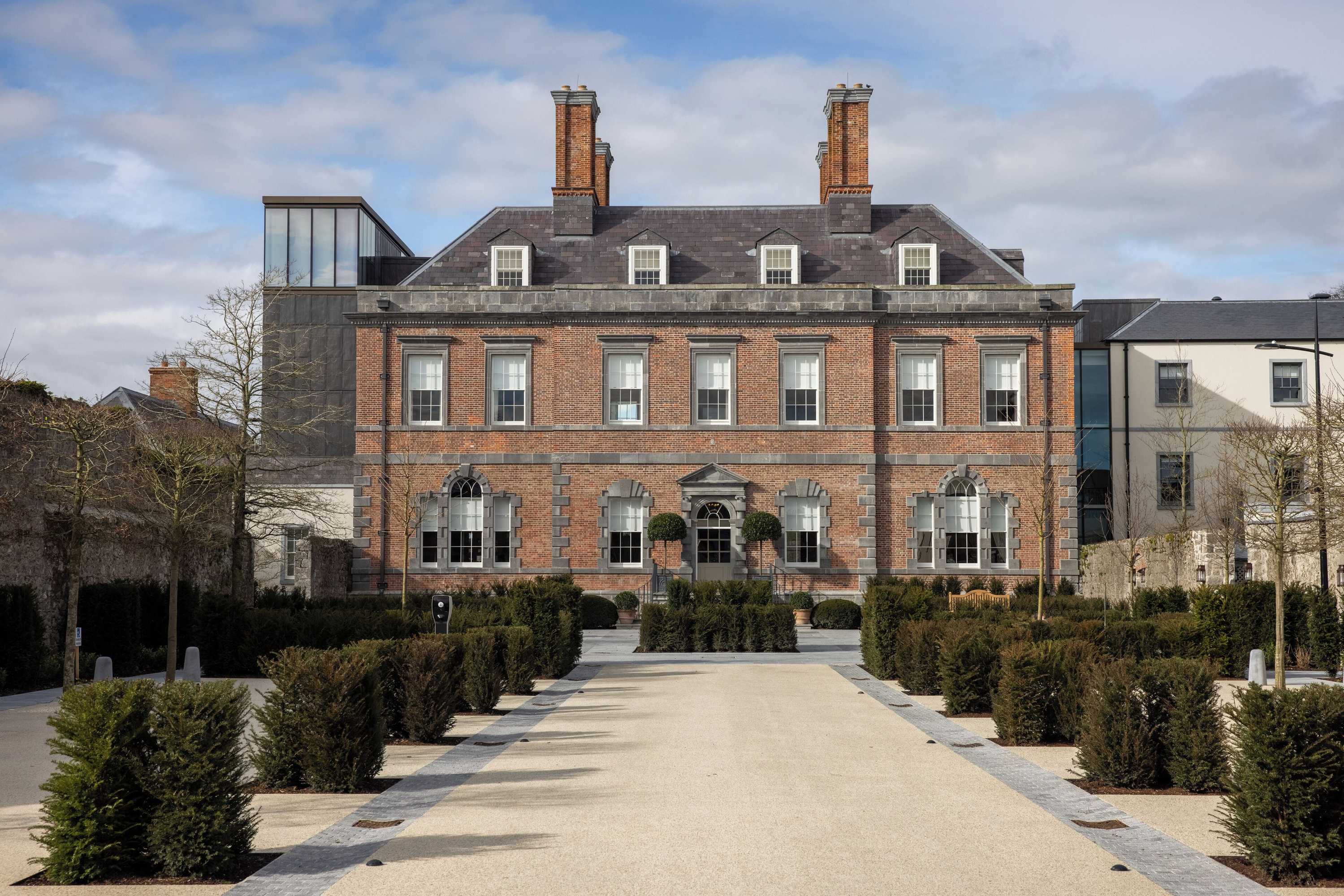 Gift card for 3 Bedroom Luxury Apartment Main Street Cashel Tipperary Gift card for 3 Bedroom Luxury Apartment Main Street Cashel Tipperary