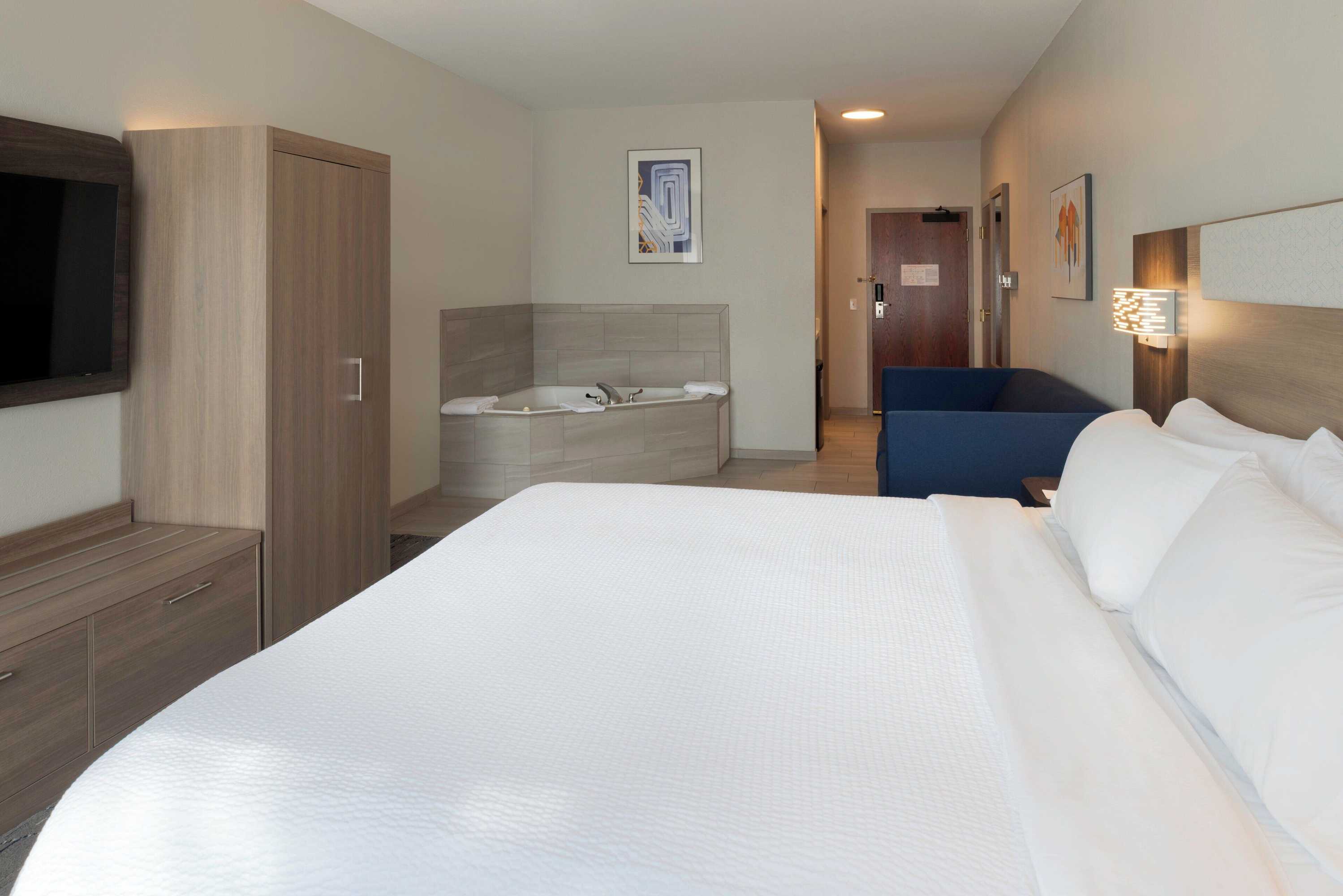 Gift card for Holiday Inn Express Hotel & Suites Fort Atkinson by Ihg