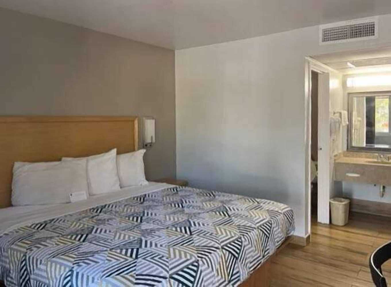 Gift card for Motel 6 Riviera Beach, FL Gift card for Motel 6 Riviera Beach, FL