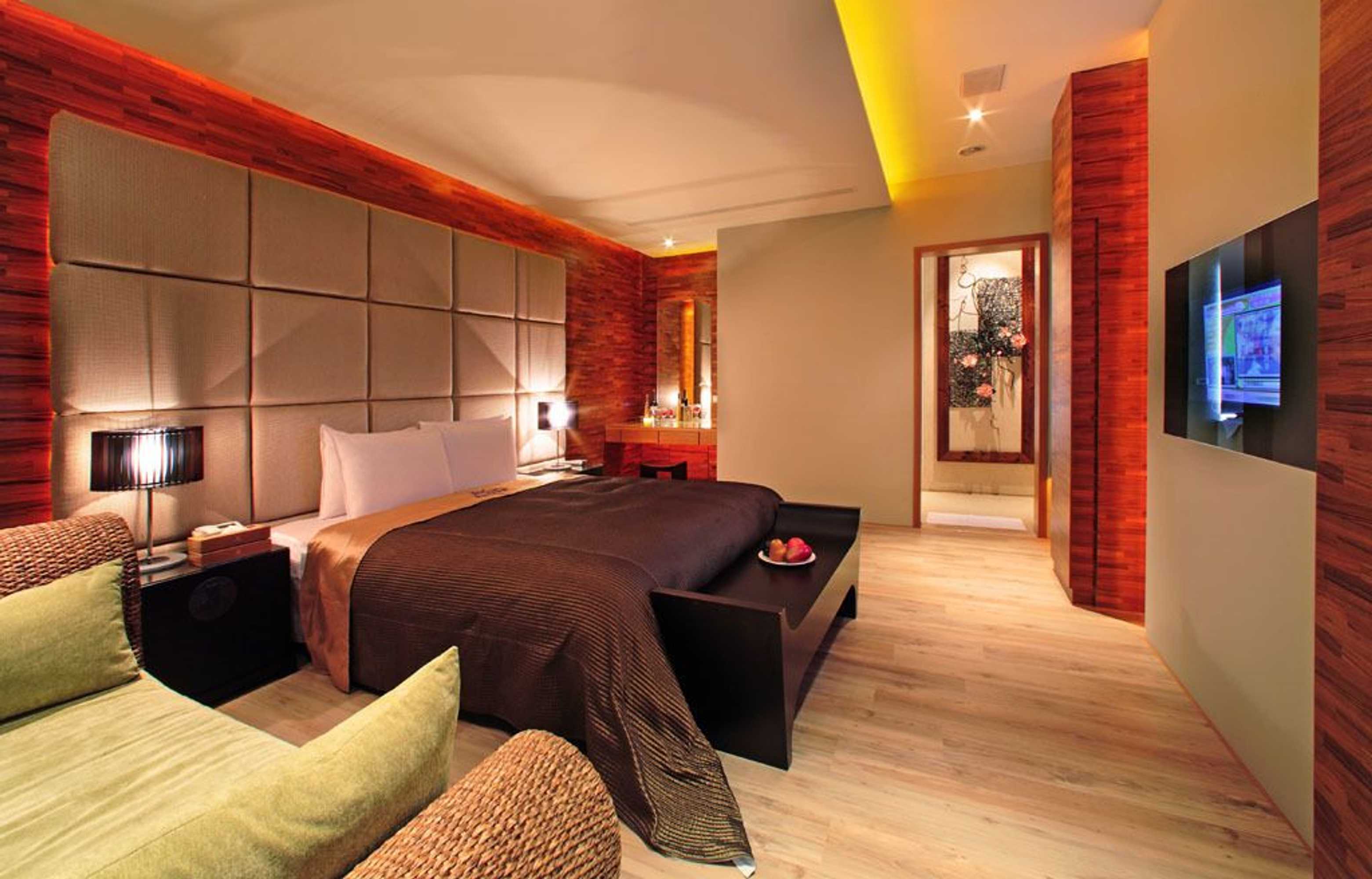 Gift card for Le Chateau Hotel Gift card for Le Chateau Hotel