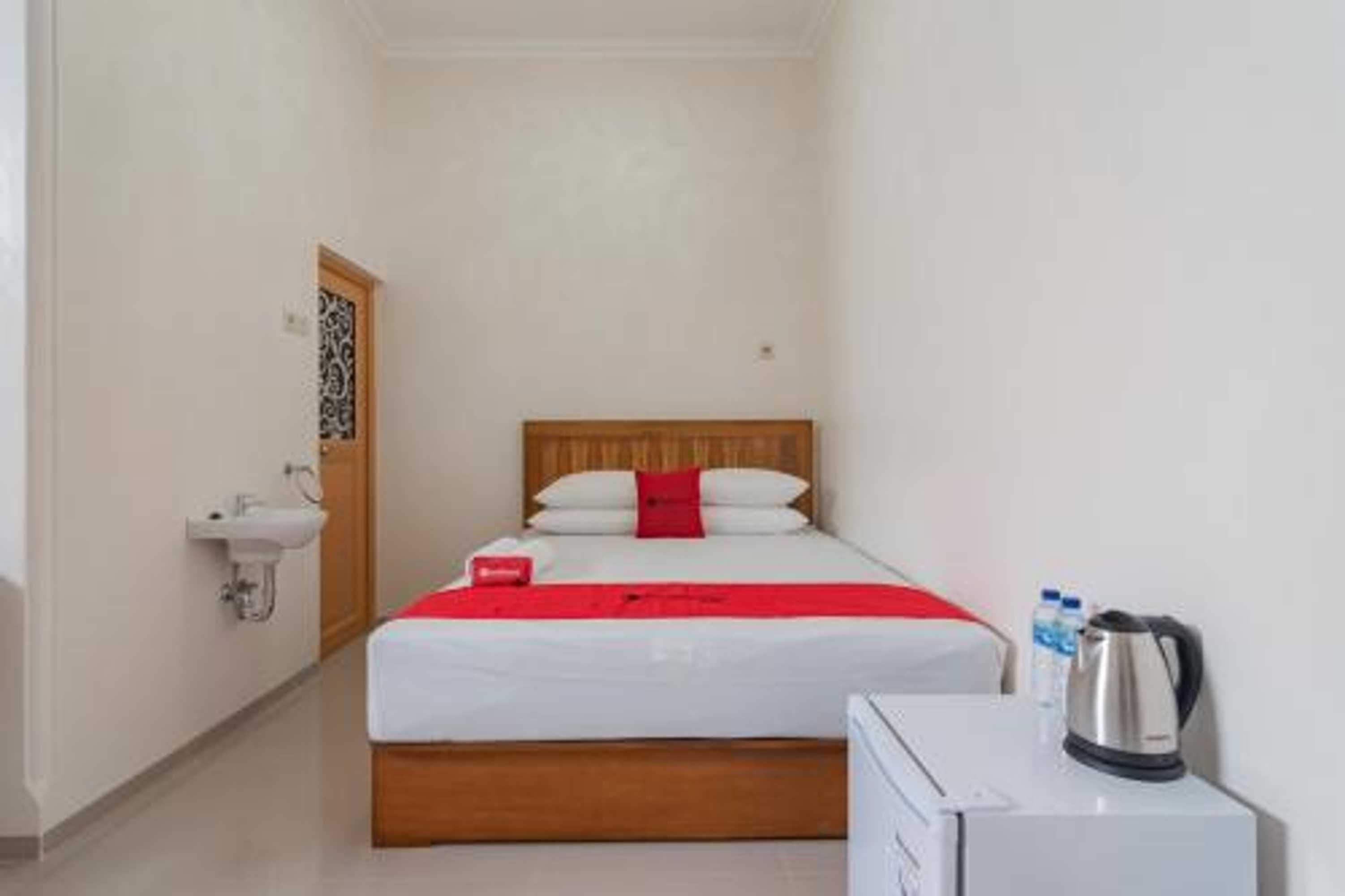 Gift card for Perintis Guesthouse Tasikmalaya by Reddoorz Gift card for Perintis Guesthouse Tasikmalaya by Reddoorz