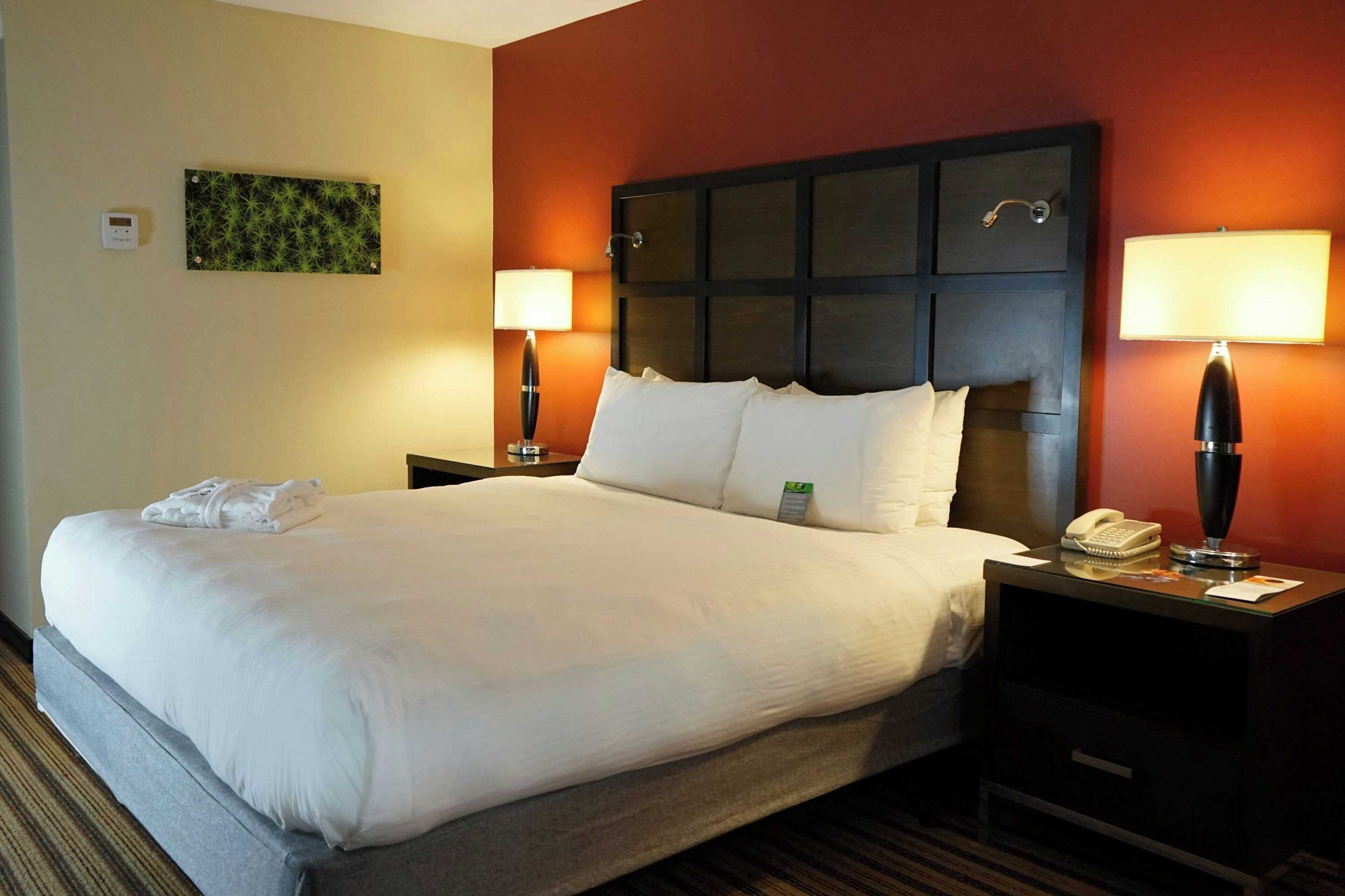 Gift card for Renaissance Caracas La Castellana Hotel Gift card for Renaissance Caracas La Castellana Hotel