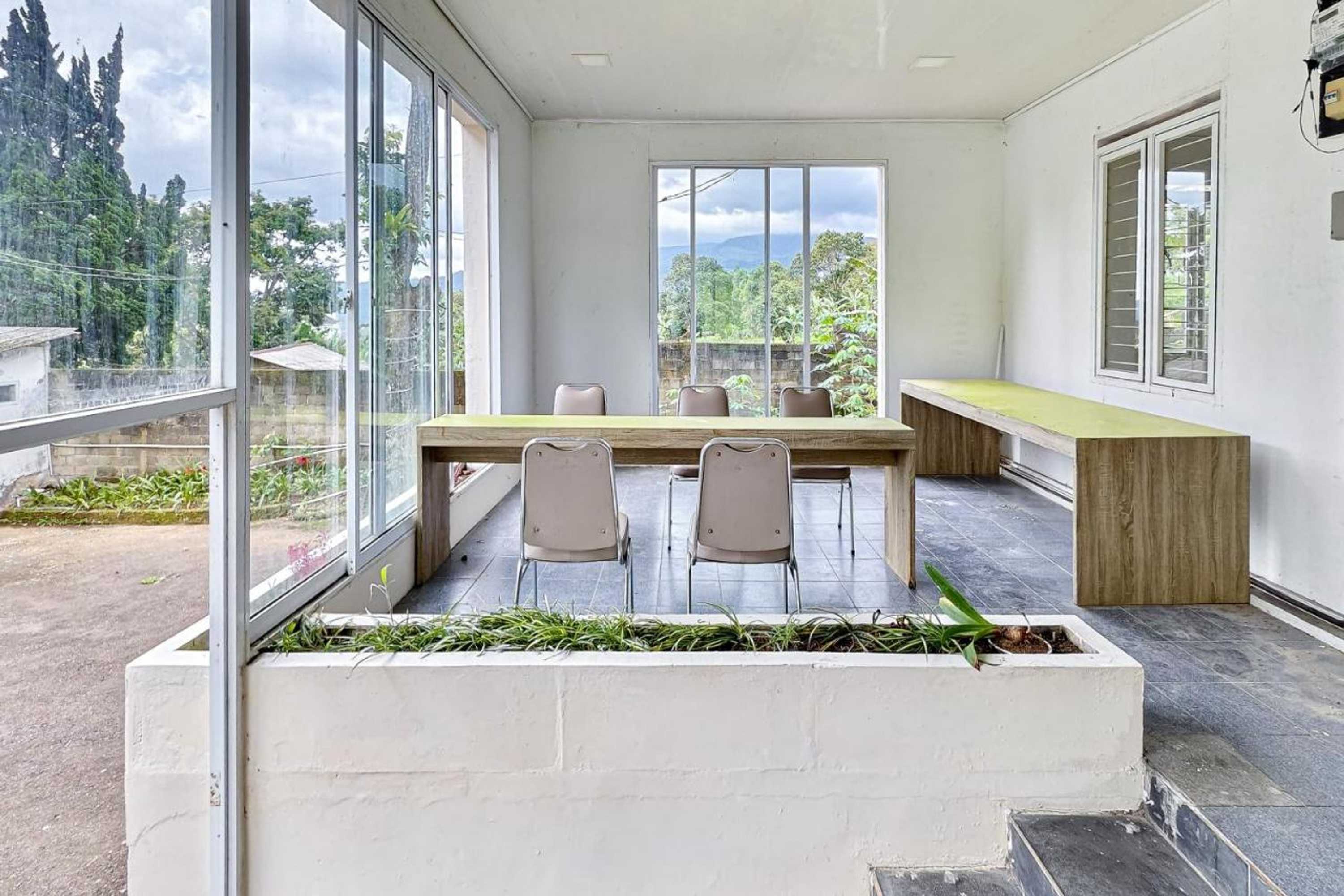 Gift card for Reddoorz Near Taman Safari 3