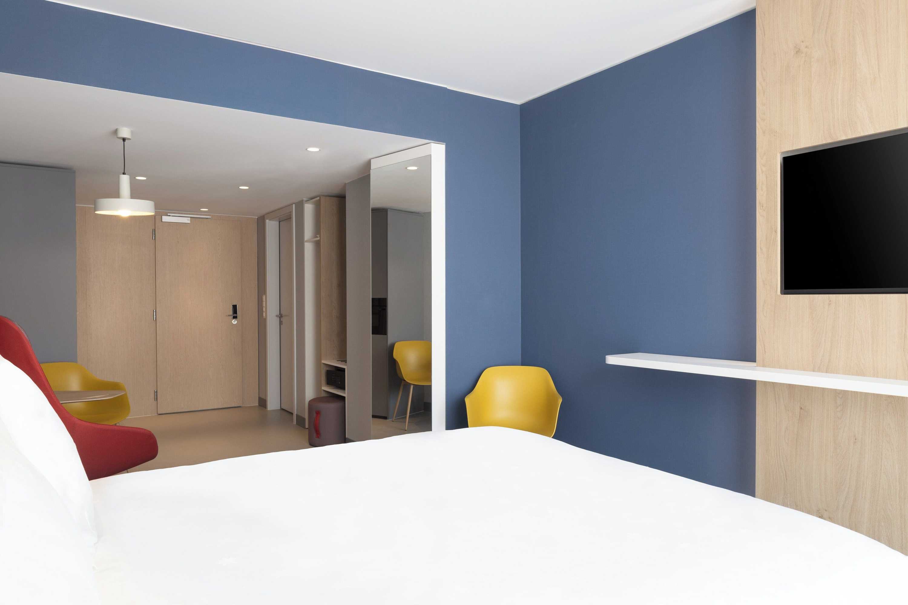 Gift card for Holiday Inn Express & Suites Sion by Ihg Gift card for Holiday Inn Express & Suites Sion by Ihg
