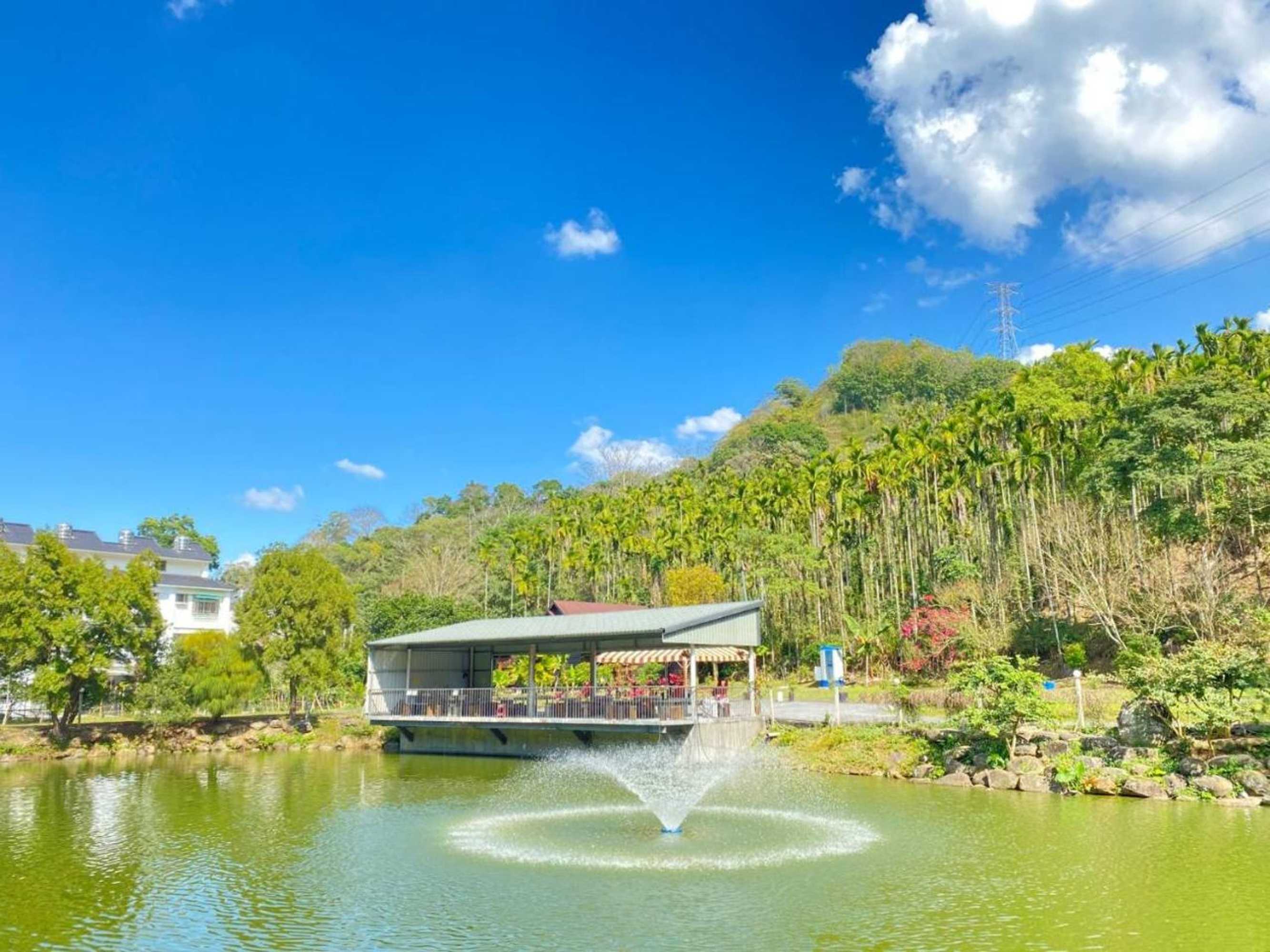 Gift card for Double Lake Villa