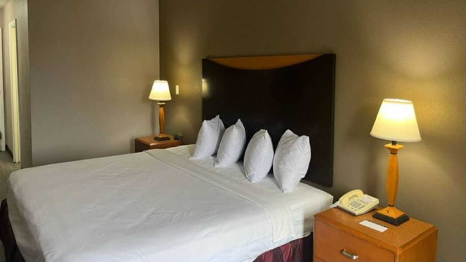 Gift card for Motel 6 Williamstown Gift card for Motel 6 Williamstown