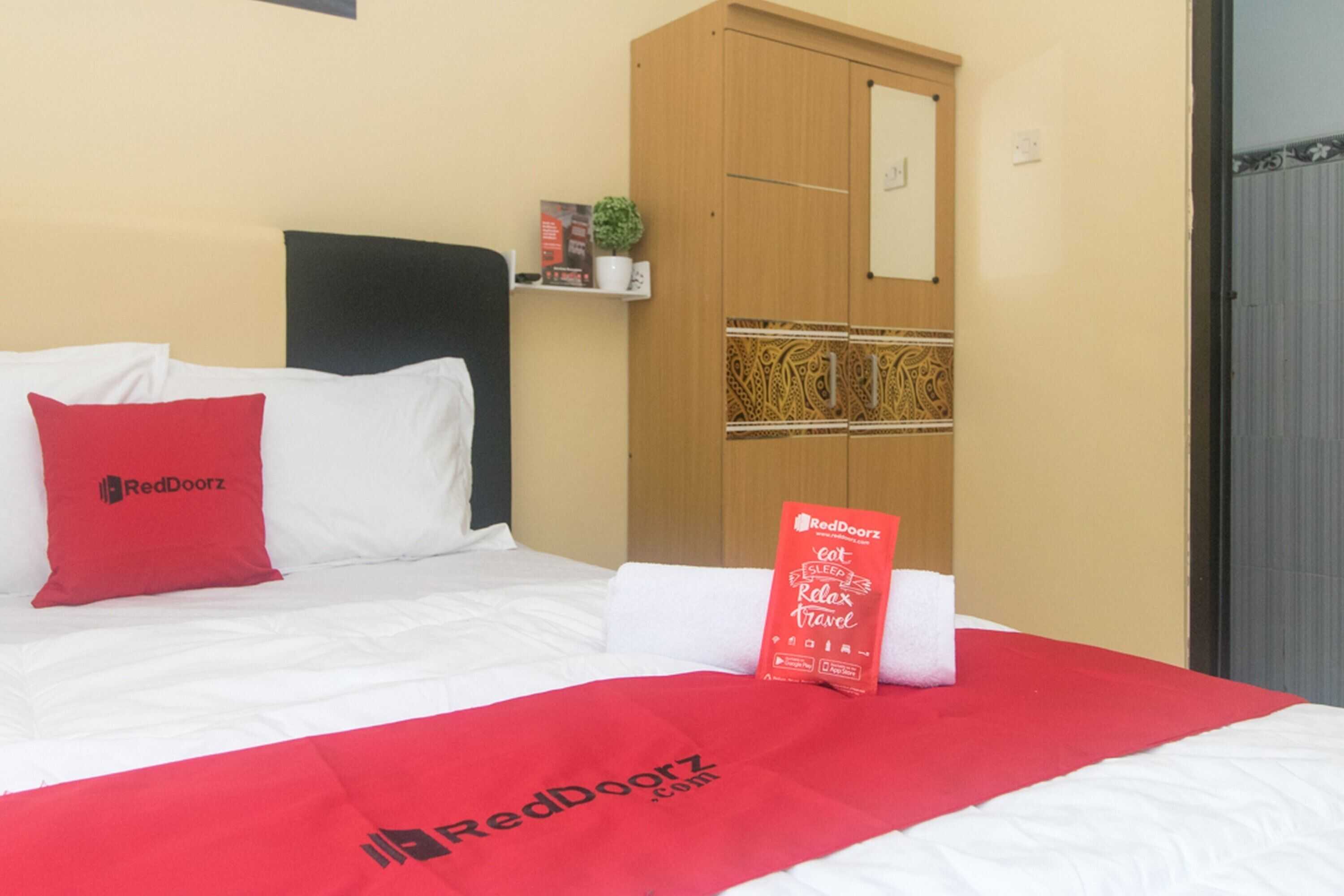 Gift card for Reddoorz Syariah Near Stasiun Madiun Gift card for Reddoorz Syariah Near Stasiun Madiun