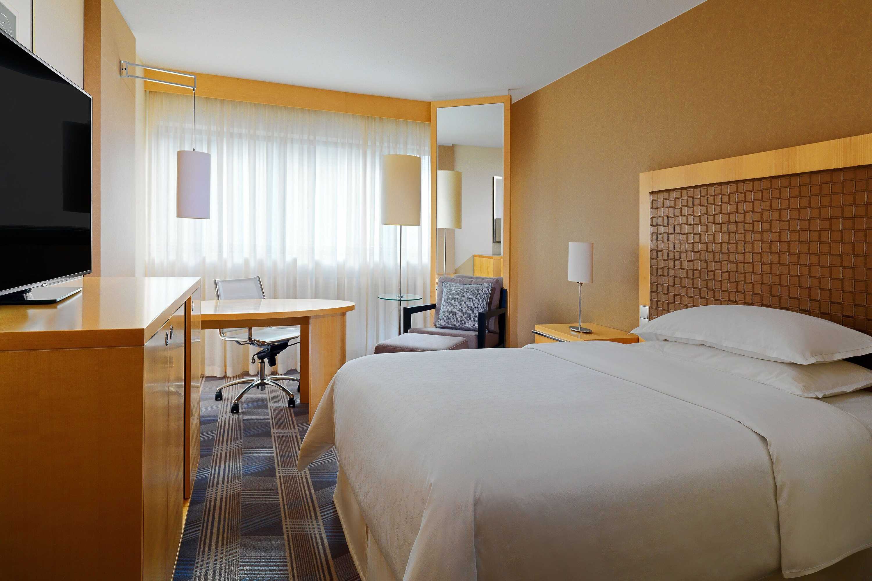 Gift card for Sheraton Frankfurt Airport Hotel & Conference Center Gift card for Sheraton Frankfurt Airport Hotel & Conference Center