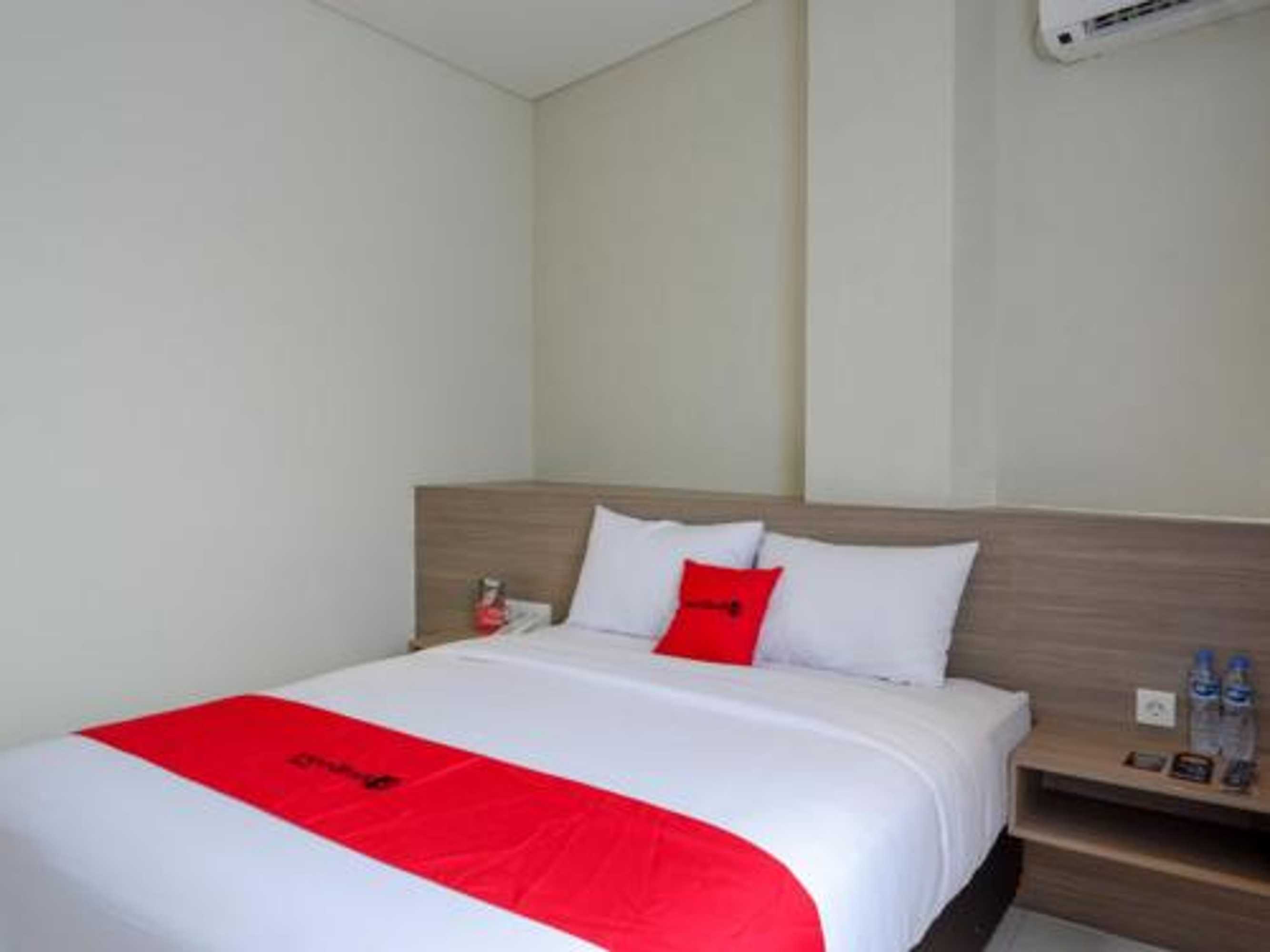 Gift card for Reddoorz Near Exit Tol Banyumanik 2 Gift card for Reddoorz Near Exit Tol Banyumanik 2
